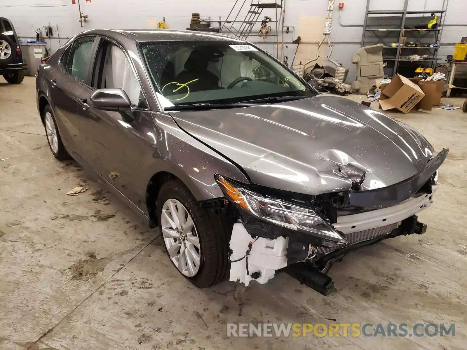 1 Photograph of a damaged car 4T1B11HK0KU804968 TOYOTA CAMRY 2019