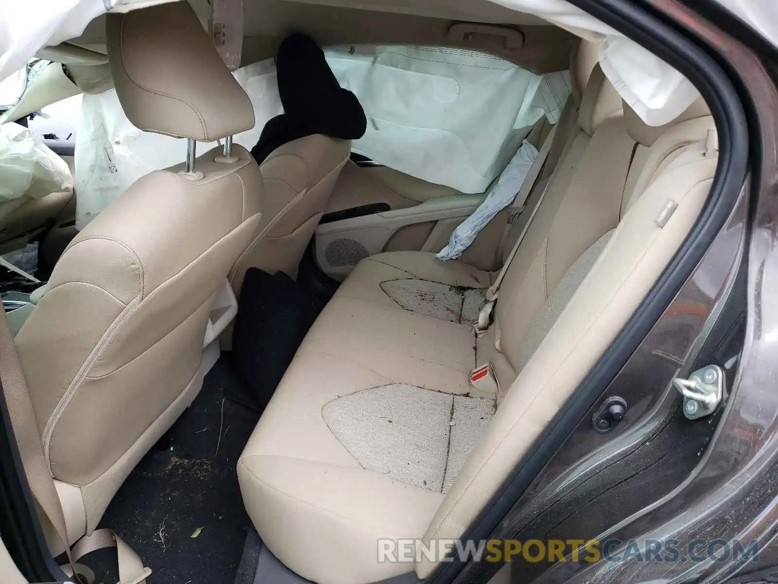 6 Photograph of a damaged car 4T1B11HK0KU805442 TOYOTA CAMRY 2019