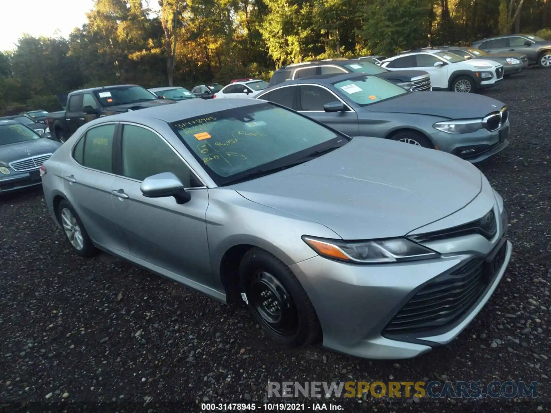 1 Photograph of a damaged car 4T1B11HK0KU805909 TOYOTA CAMRY 2019