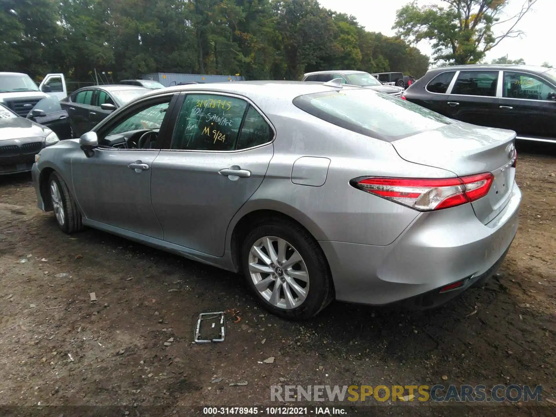 3 Photograph of a damaged car 4T1B11HK0KU805909 TOYOTA CAMRY 2019