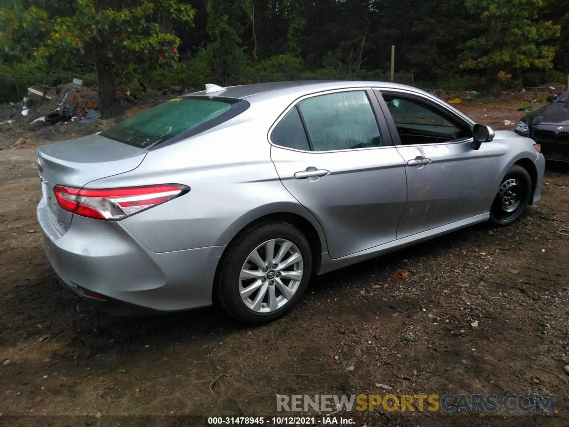 4 Photograph of a damaged car 4T1B11HK0KU805909 TOYOTA CAMRY 2019