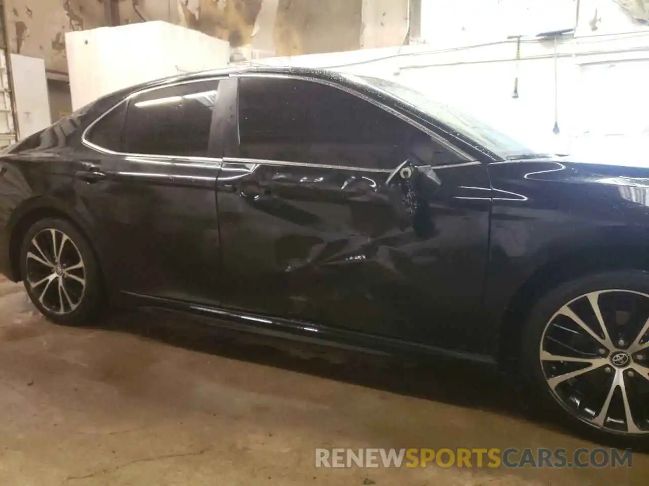 9 Photograph of a damaged car 4T1B11HK0KU807529 TOYOTA CAMRY 2019