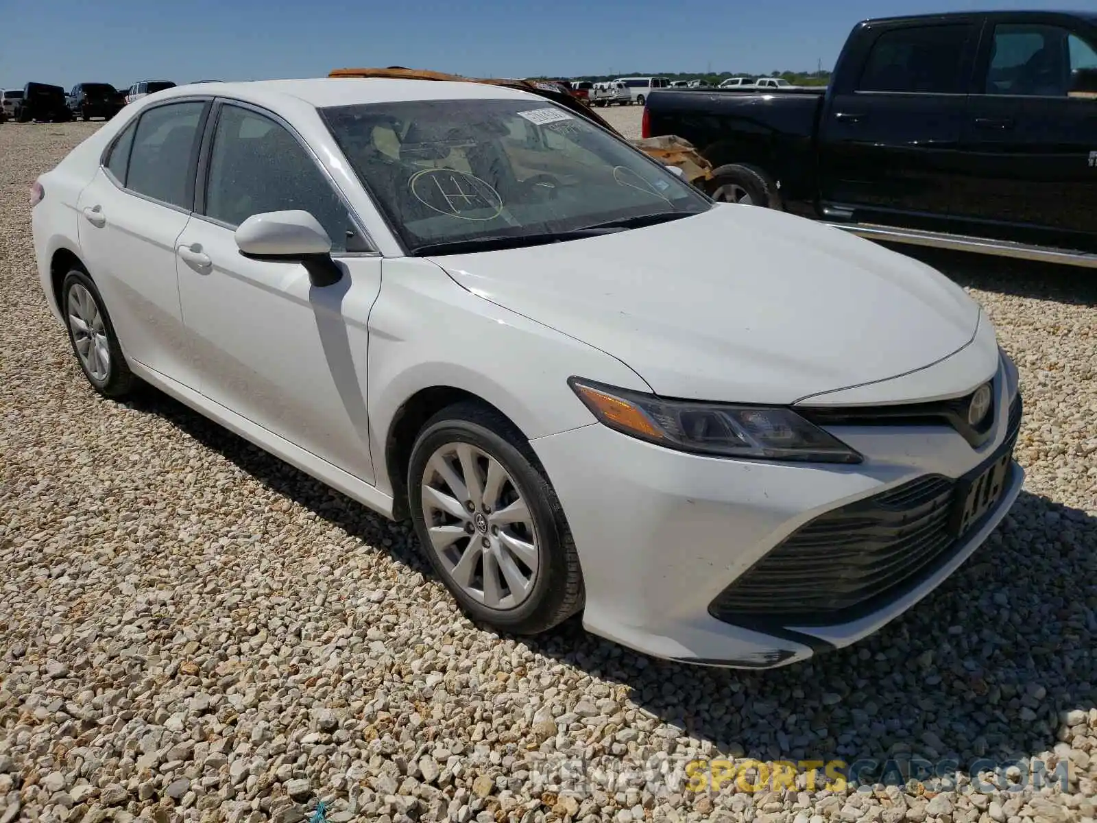 1 Photograph of a damaged car 4T1B11HK0KU807546 TOYOTA CAMRY 2019