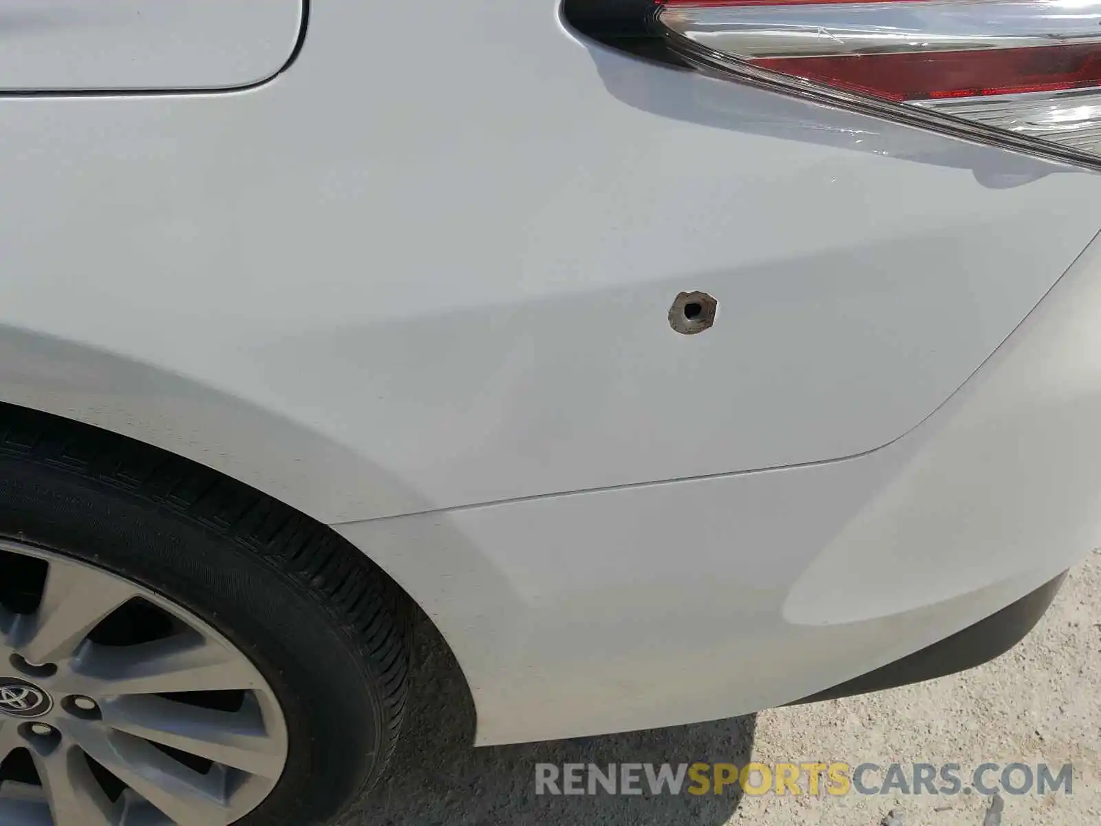 9 Photograph of a damaged car 4T1B11HK0KU807546 TOYOTA CAMRY 2019