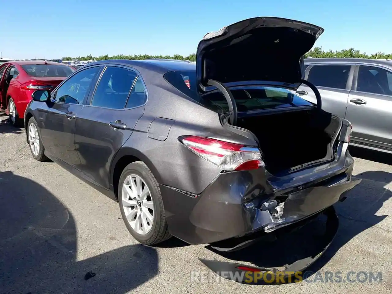 3 Photograph of a damaged car 4T1B11HK0KU807711 TOYOTA CAMRY 2019