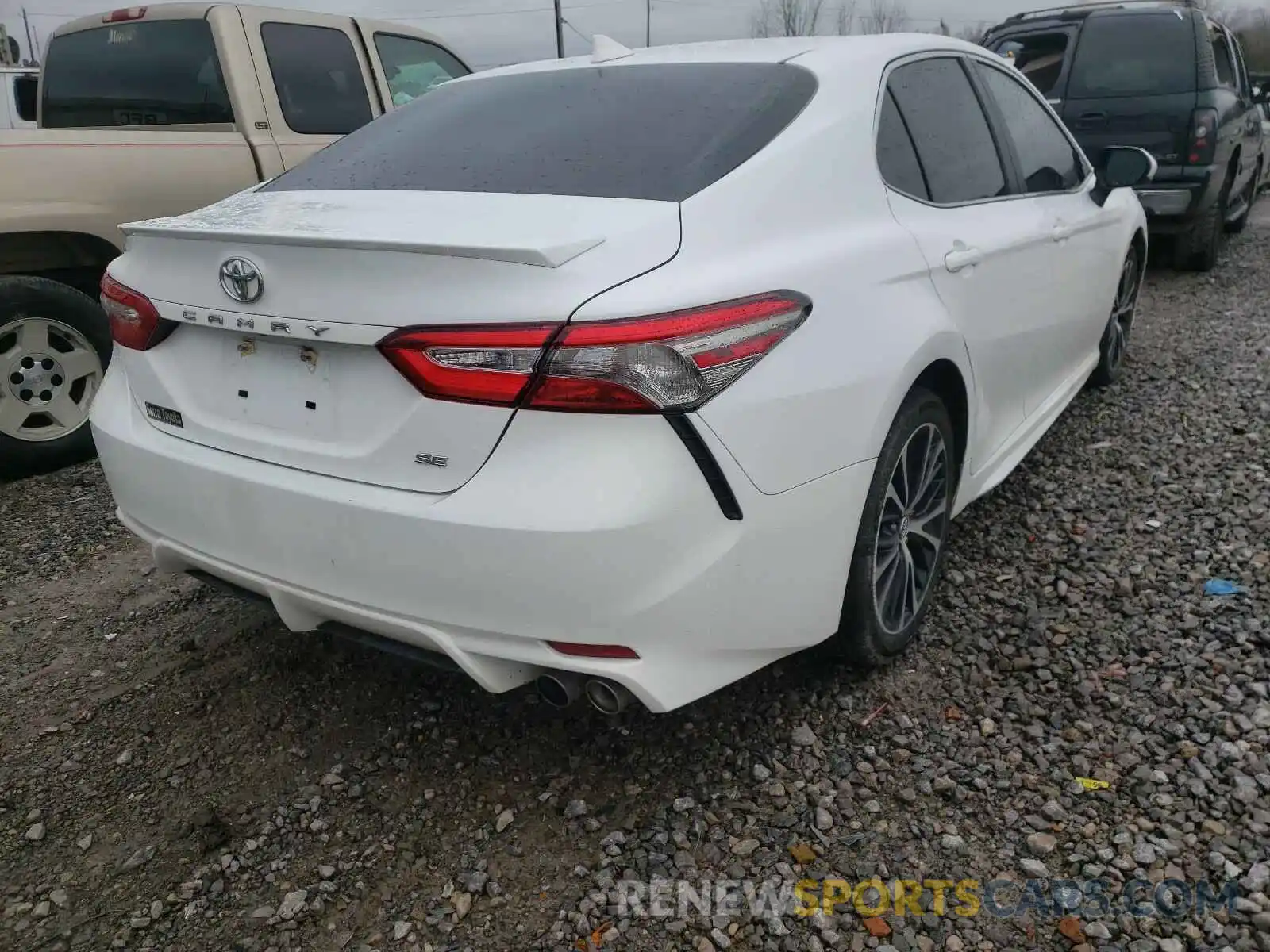 4 Photograph of a damaged car 4T1B11HK0KU807871 TOYOTA CAMRY 2019