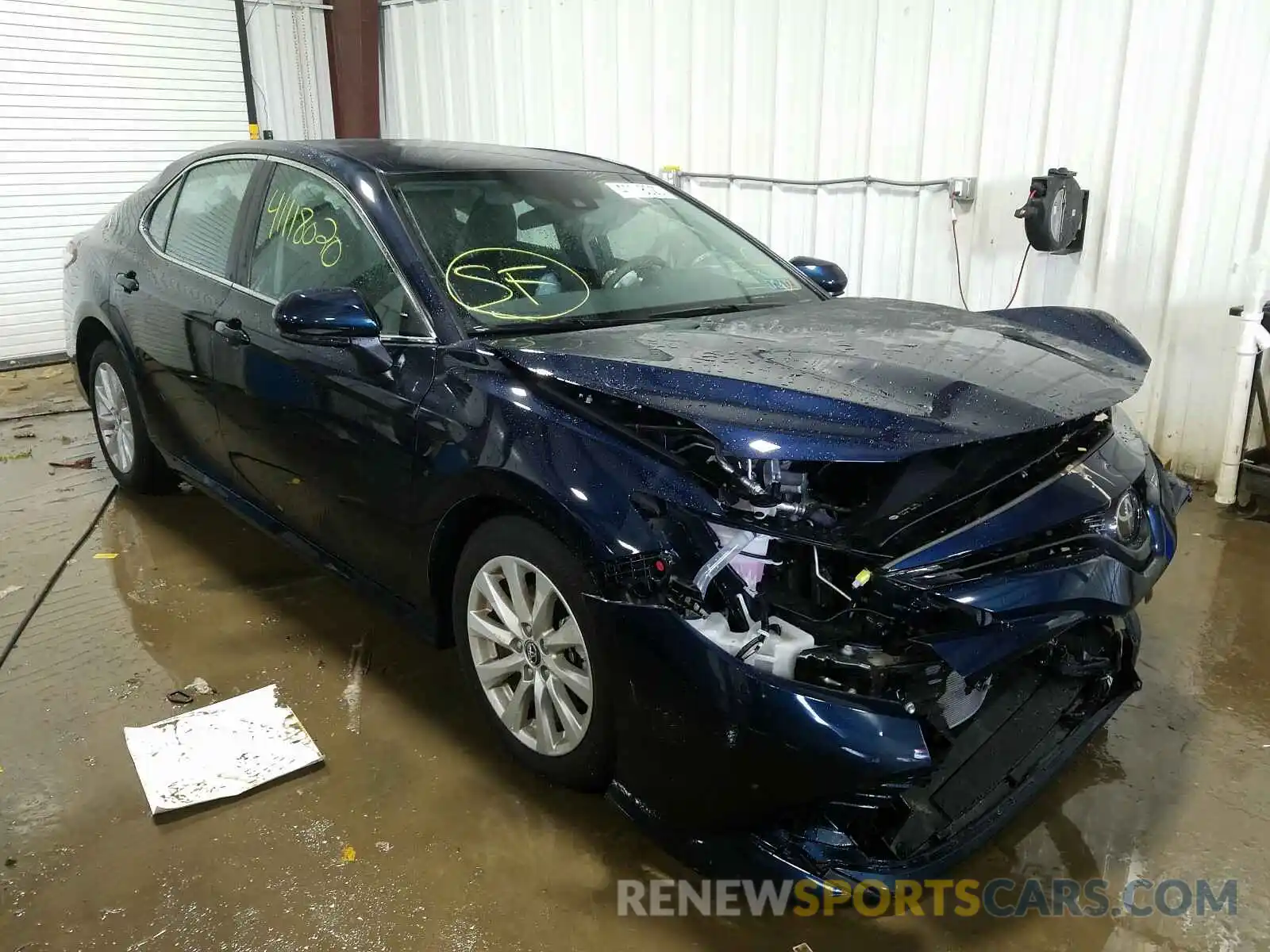 1 Photograph of a damaged car 4T1B11HK0KU808518 TOYOTA CAMRY 2019