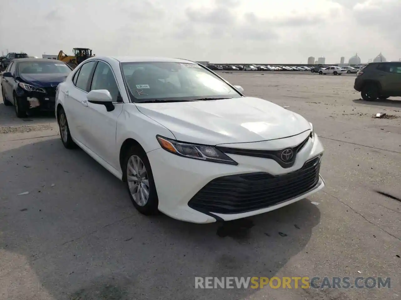 1 Photograph of a damaged car 4T1B11HK0KU808938 TOYOTA CAMRY 2019