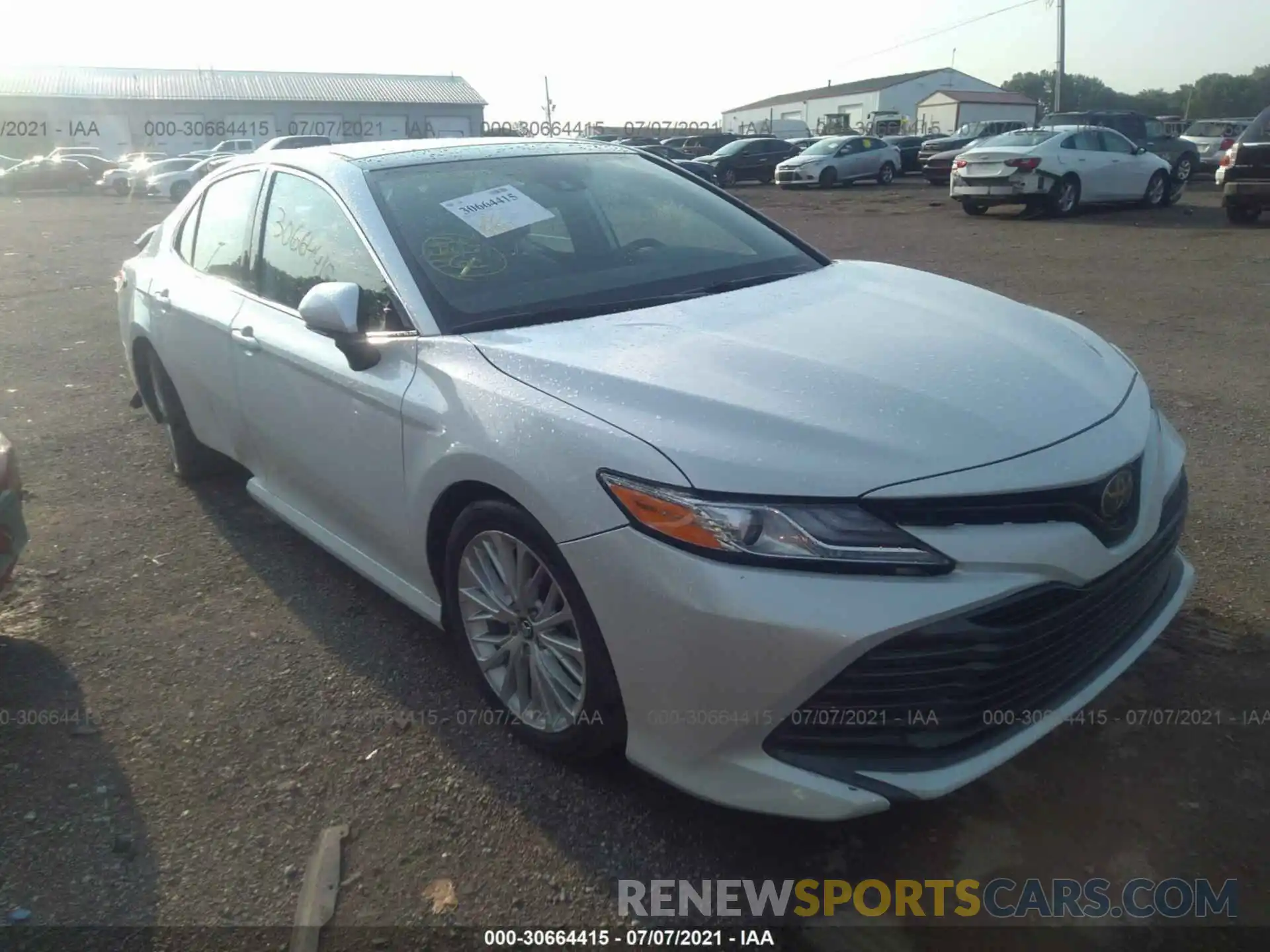 1 Photograph of a damaged car 4T1B11HK0KU809152 TOYOTA CAMRY 2019