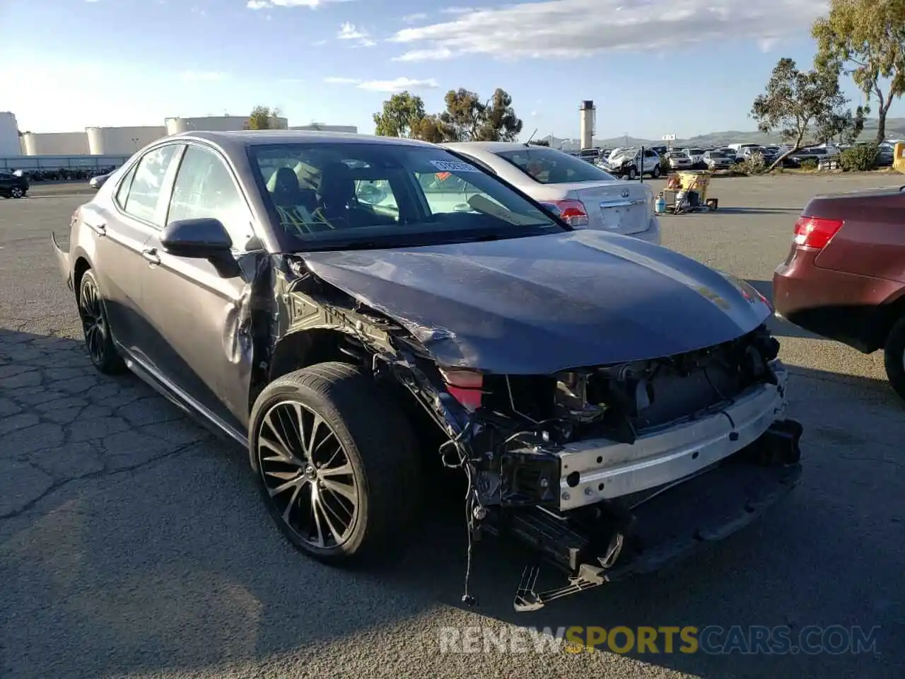 1 Photograph of a damaged car 4T1B11HK0KU810088 TOYOTA CAMRY 2019