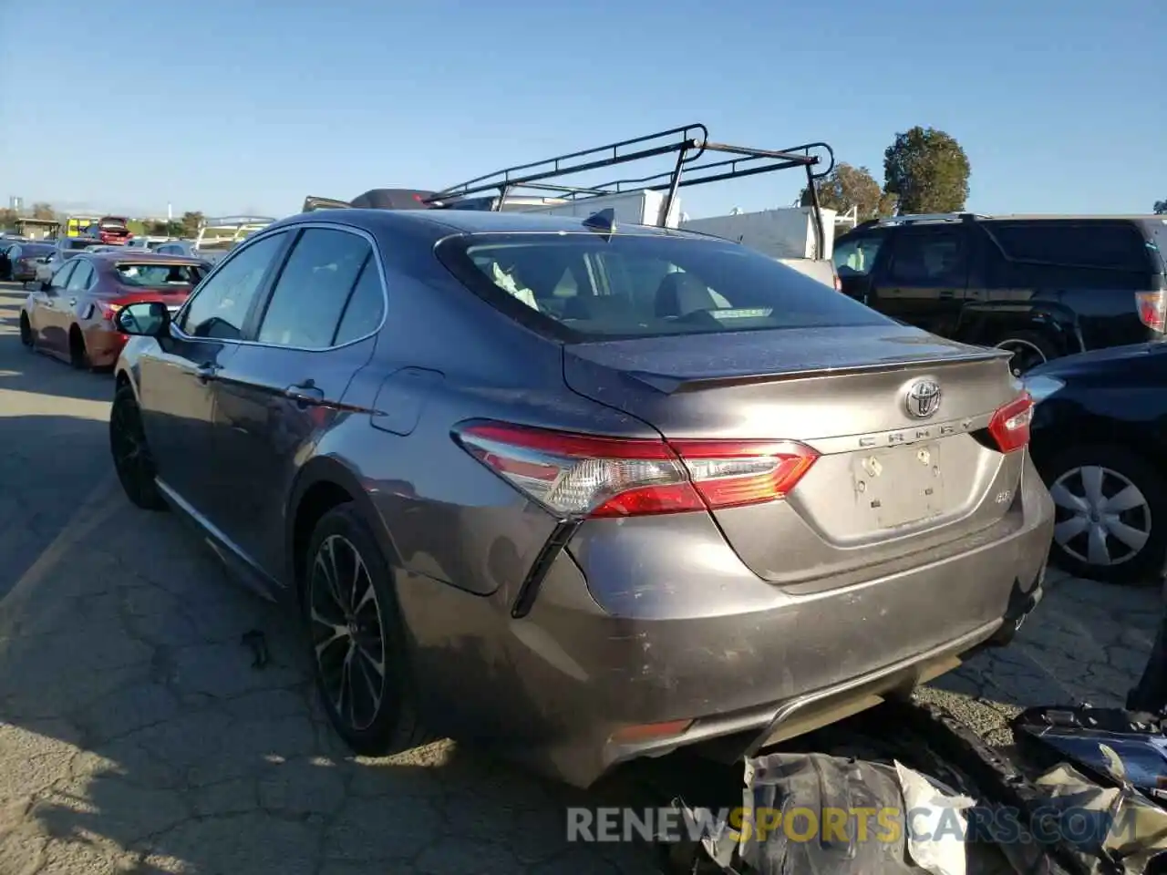 3 Photograph of a damaged car 4T1B11HK0KU810088 TOYOTA CAMRY 2019