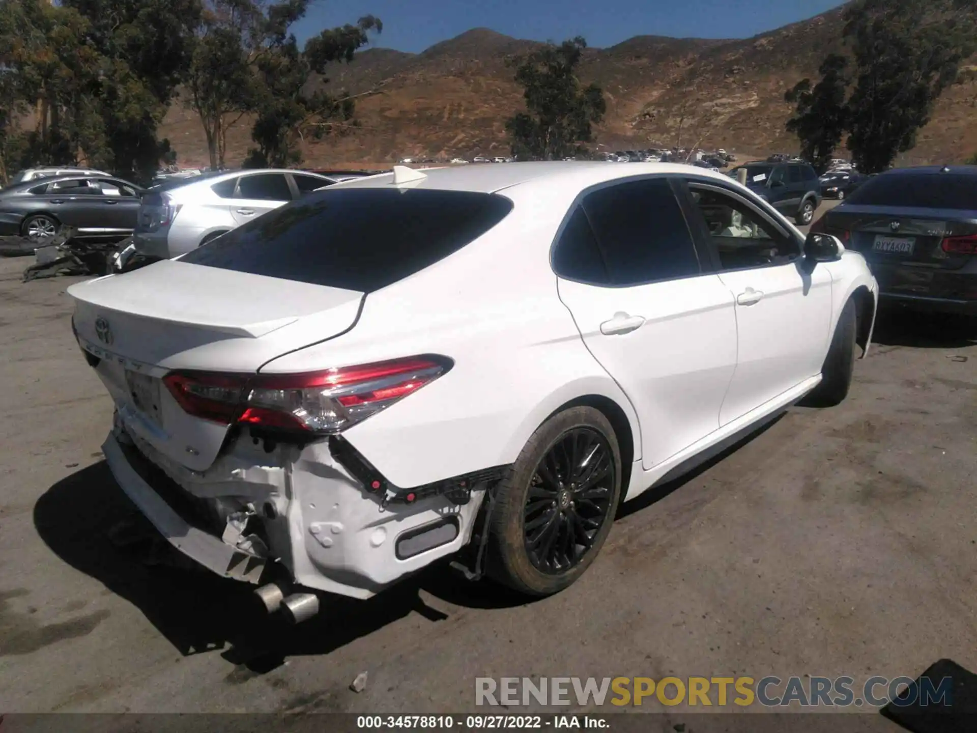 4 Photograph of a damaged car 4T1B11HK0KU815811 TOYOTA CAMRY 2019