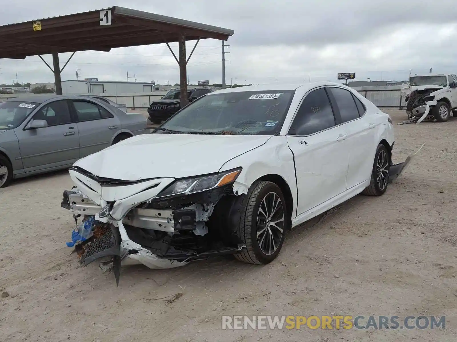 2 Photograph of a damaged car 4T1B11HK0KU816098 TOYOTA CAMRY 2019