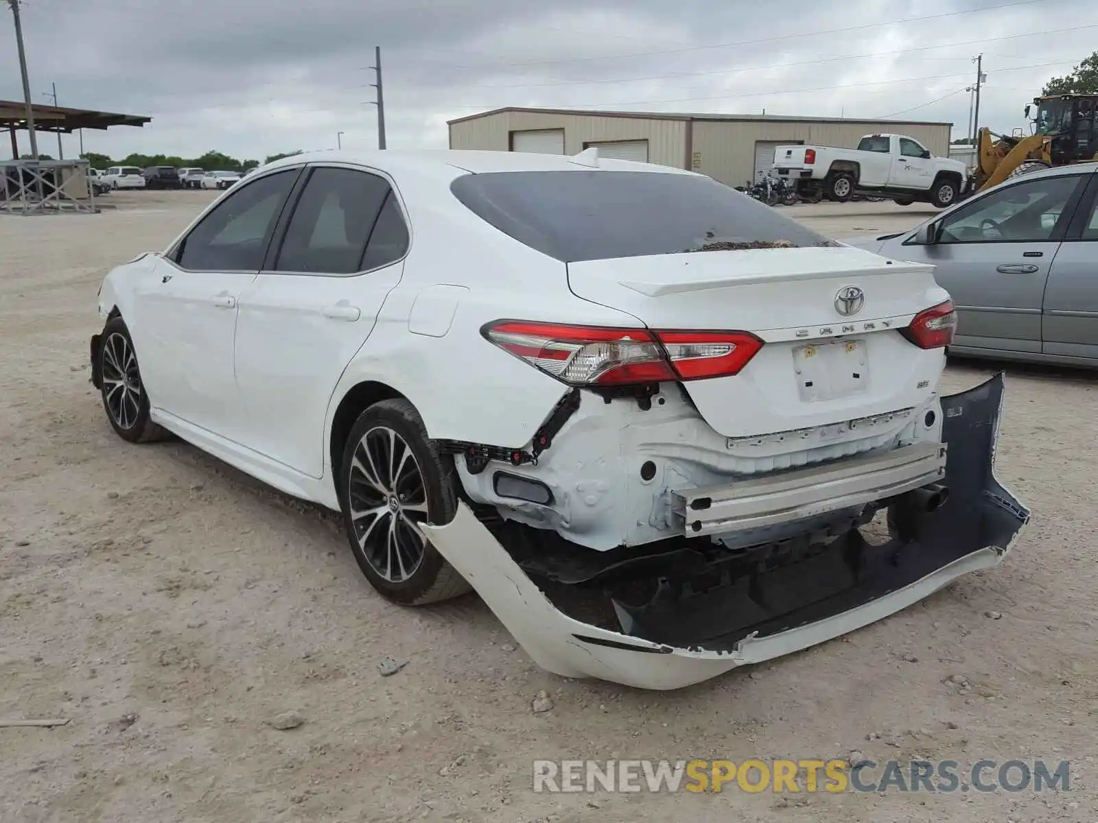 3 Photograph of a damaged car 4T1B11HK0KU816098 TOYOTA CAMRY 2019