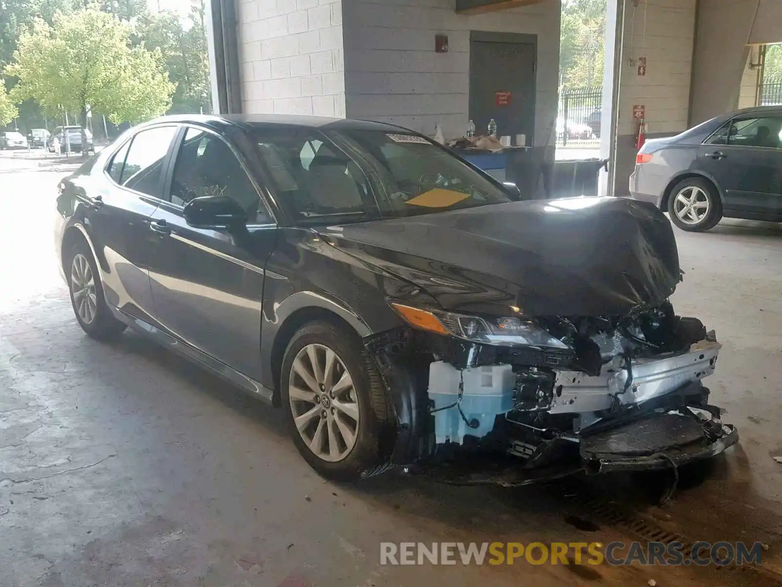 1 Photograph of a damaged car 4T1B11HK0KU816246 TOYOTA CAMRY 2019