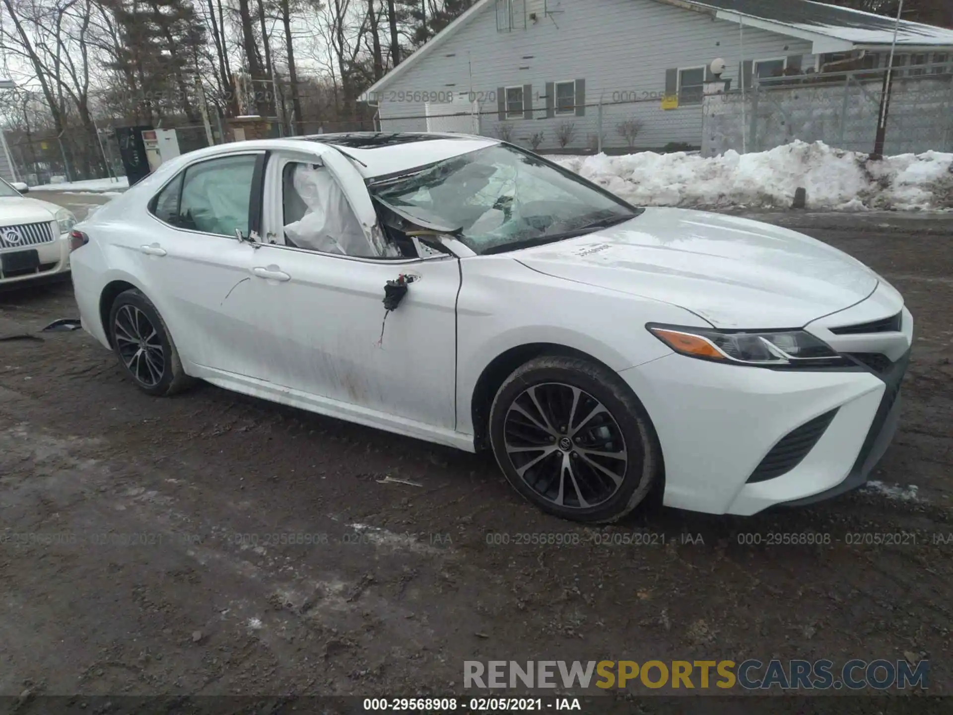 1 Photograph of a damaged car 4T1B11HK0KU816408 TOYOTA CAMRY 2019