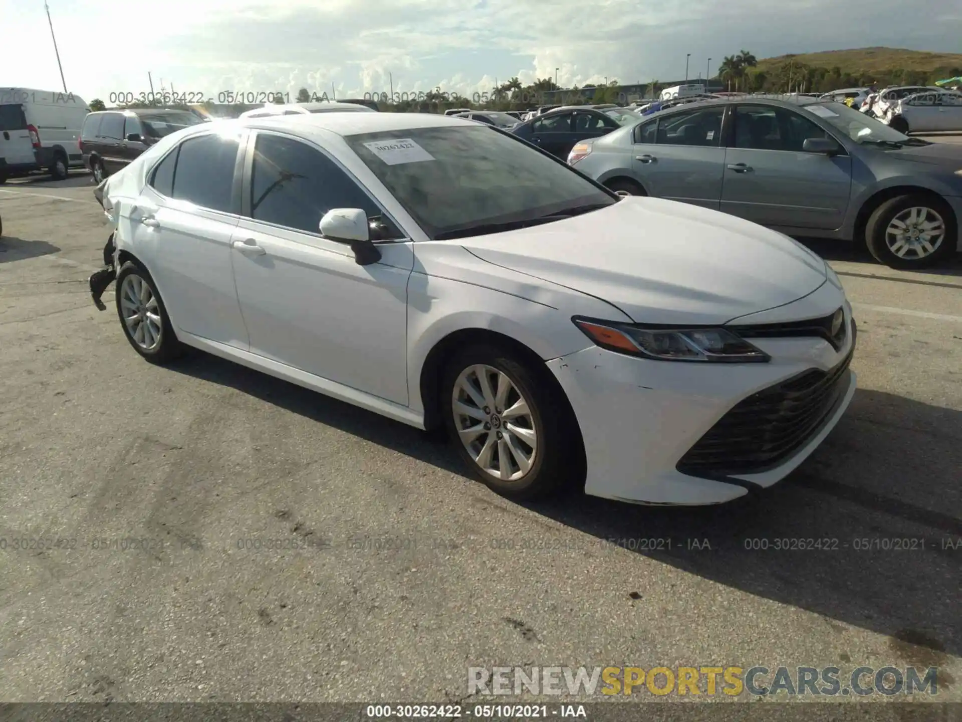 1 Photograph of a damaged car 4T1B11HK0KU816554 TOYOTA CAMRY 2019