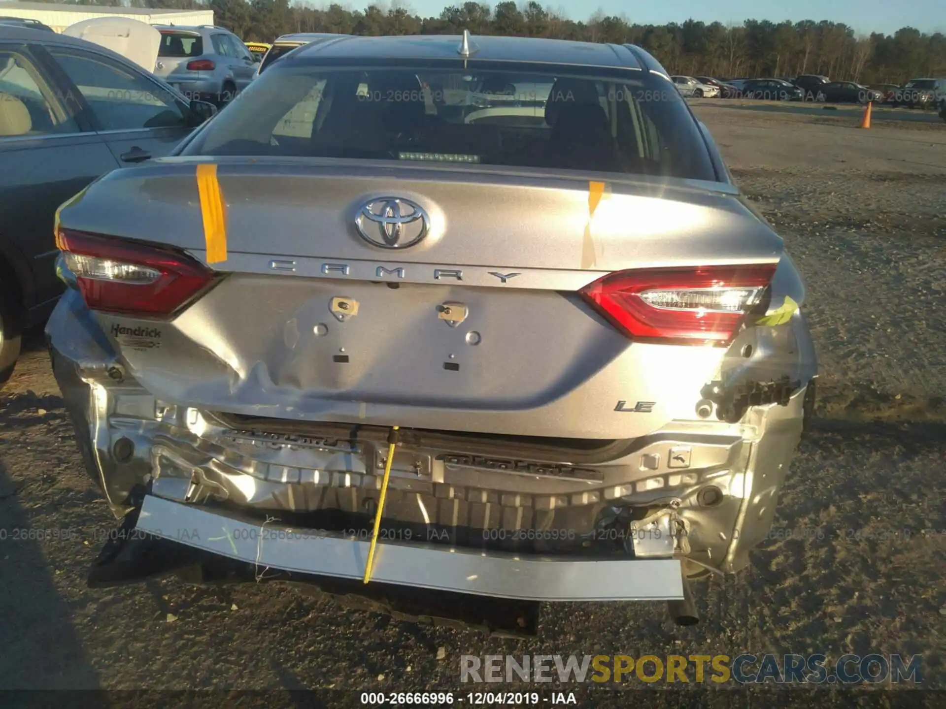 6 Photograph of a damaged car 4T1B11HK0KU816733 TOYOTA CAMRY 2019