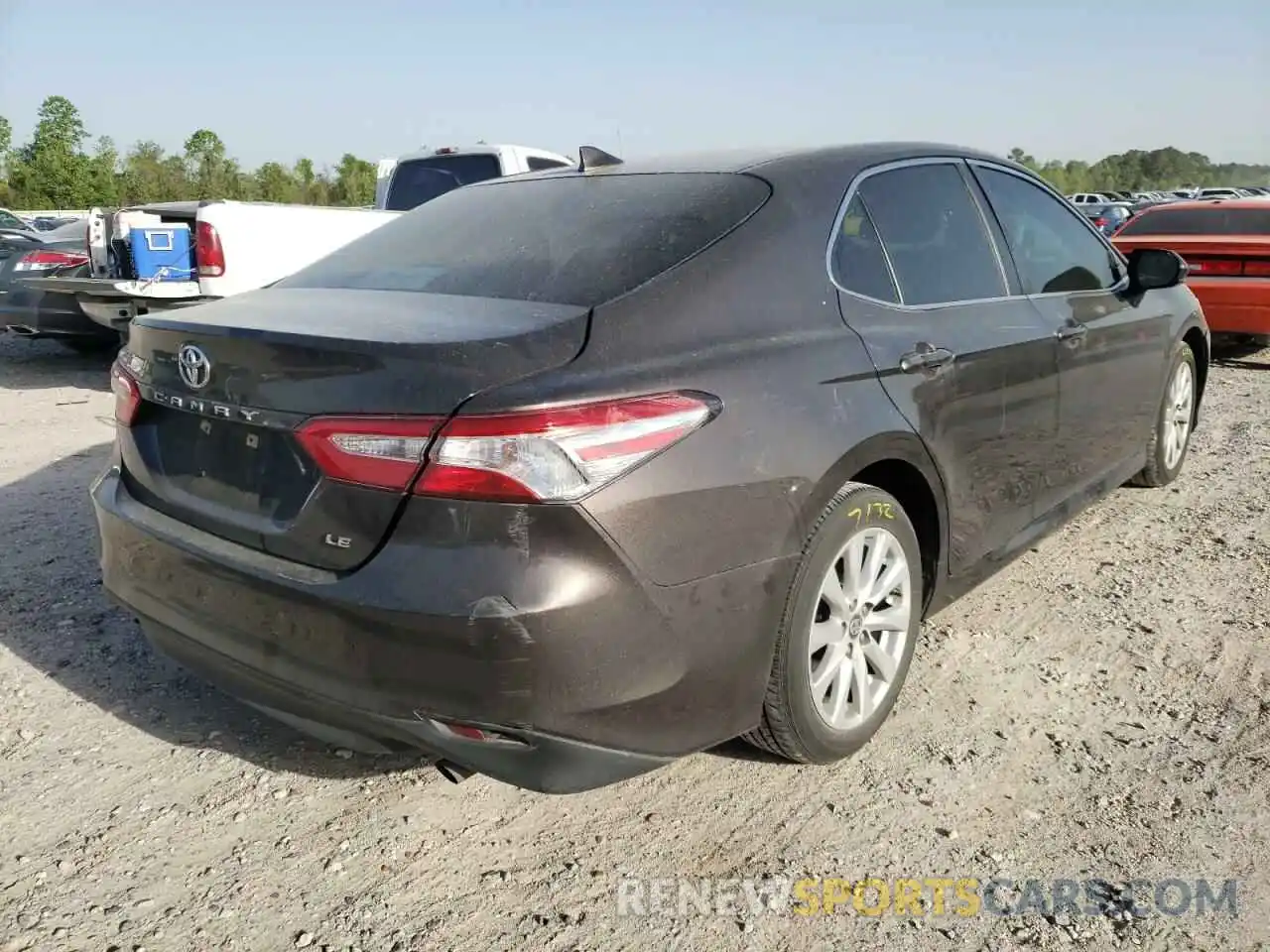 4 Фотография поврежденного автомобиля 4T1B11HK0KU816747 TOYOTA CAMRY 2019