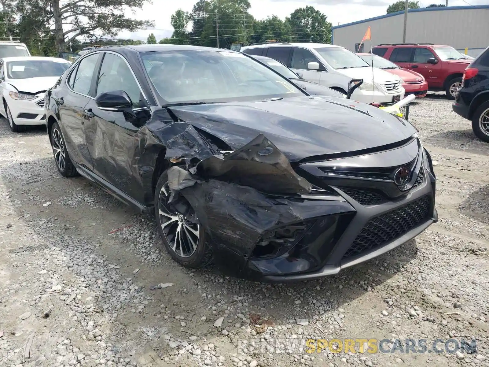 1 Photograph of a damaged car 4T1B11HK0KU817770 TOYOTA CAMRY 2019