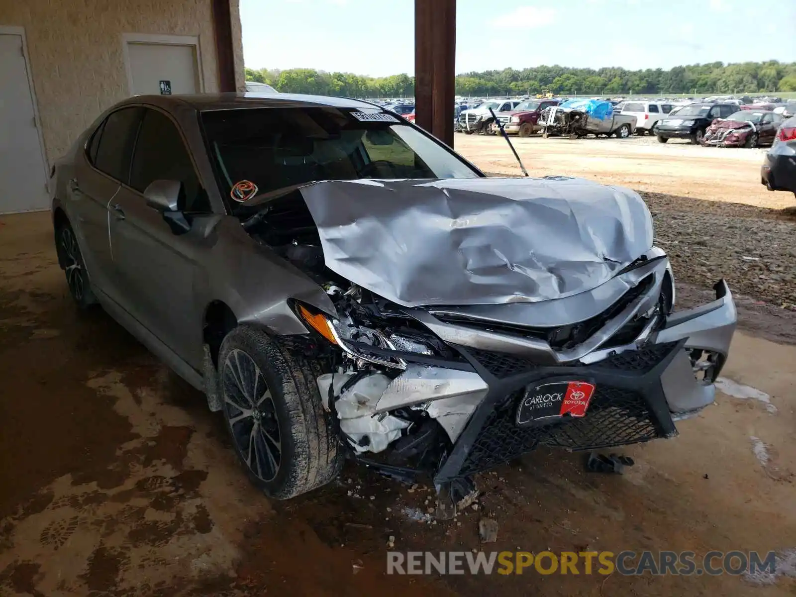 1 Photograph of a damaged car 4T1B11HK0KU818319 TOYOTA CAMRY 2019