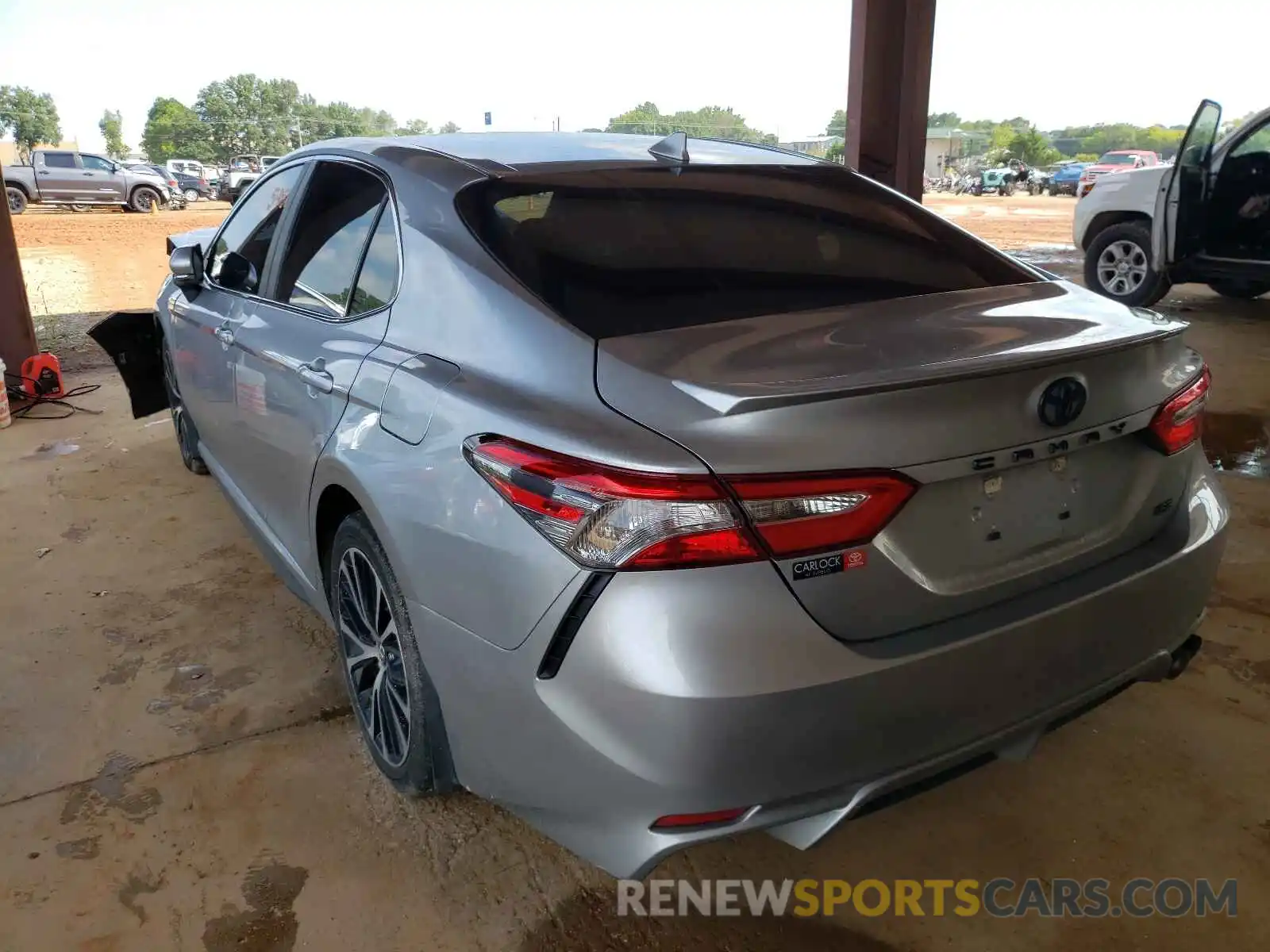 3 Photograph of a damaged car 4T1B11HK0KU818319 TOYOTA CAMRY 2019