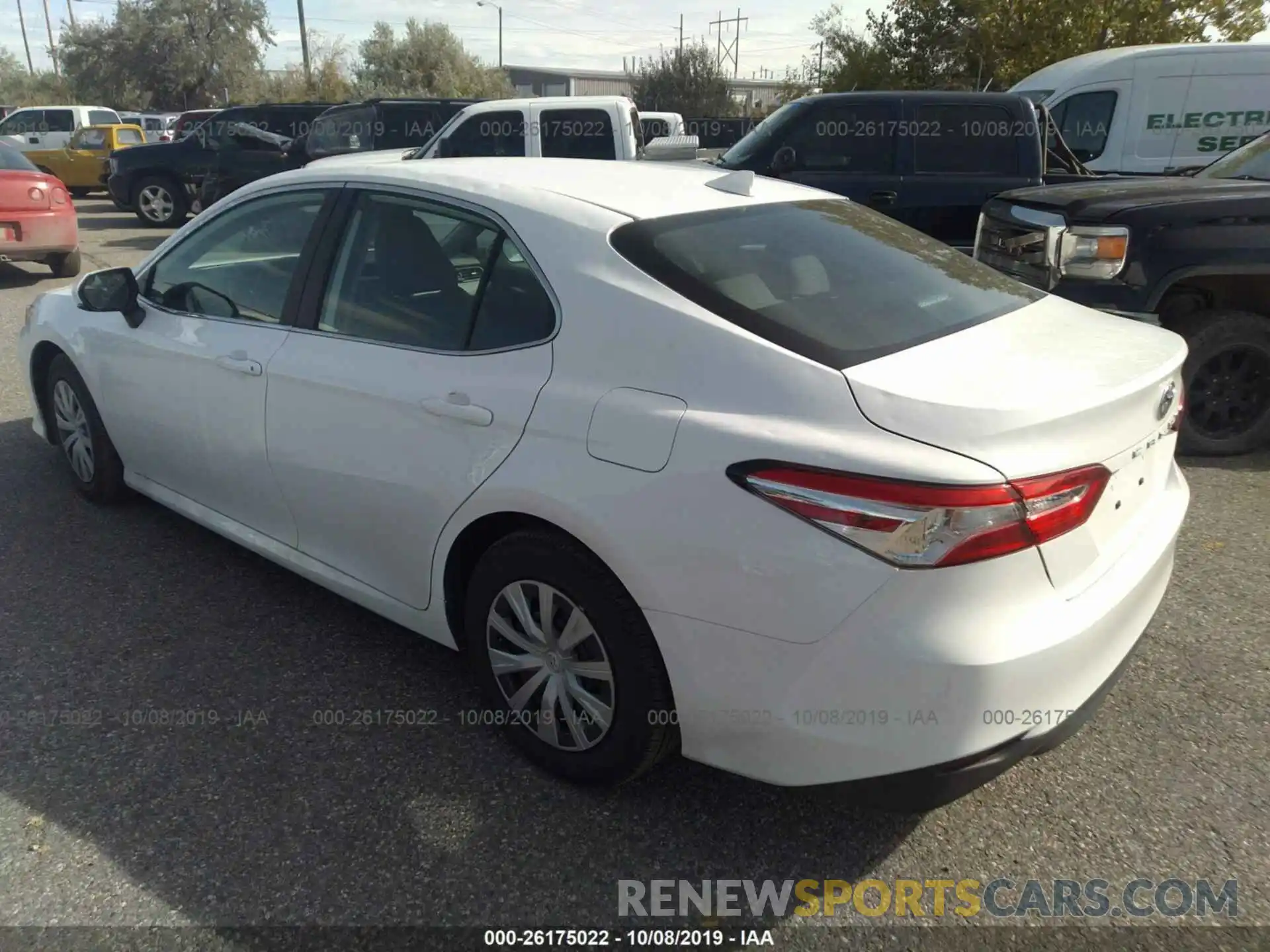 3 Photograph of a damaged car 4T1B11HK0KU819762 TOYOTA CAMRY 2019