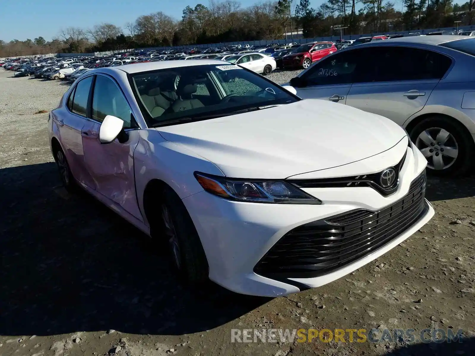 1 Photograph of a damaged car 4T1B11HK0KU820572 TOYOTA CAMRY 2019