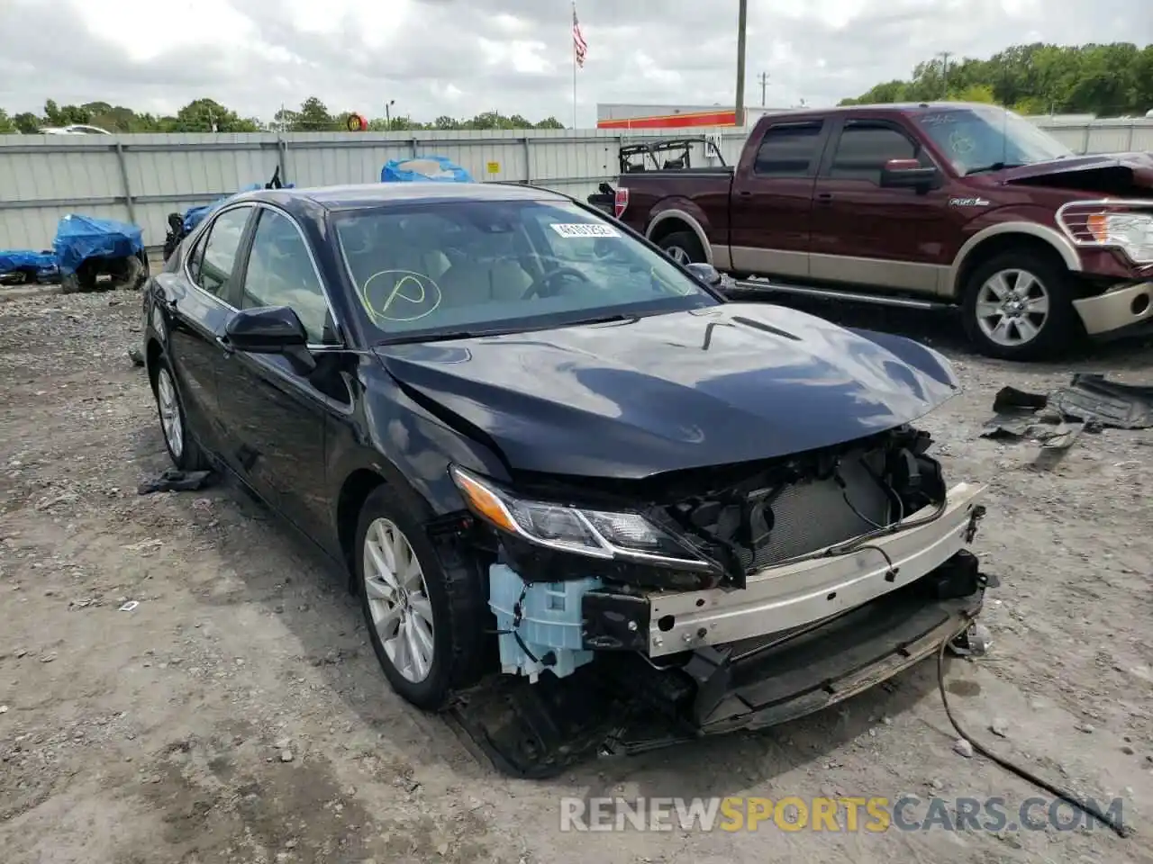 1 Photograph of a damaged car 4T1B11HK0KU820829 TOYOTA CAMRY 2019