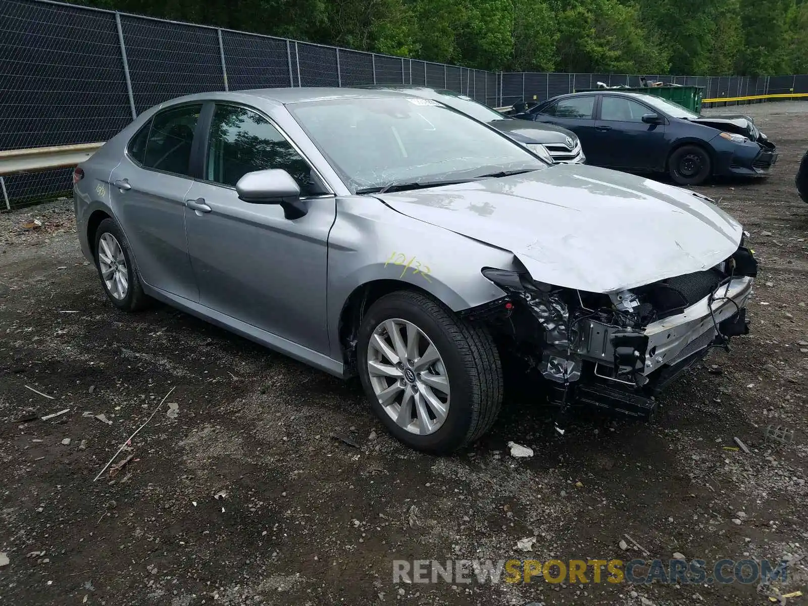 1 Photograph of a damaged car 4T1B11HK0KU820846 TOYOTA CAMRY 2019