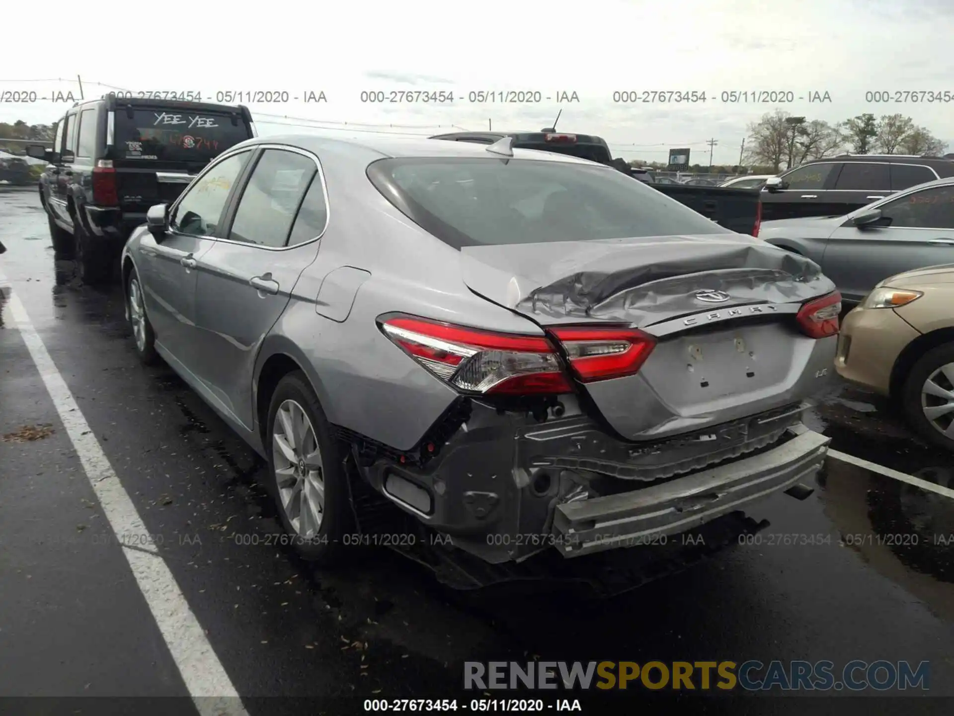 3 Photograph of a damaged car 4T1B11HK0KU823150 TOYOTA CAMRY 2019