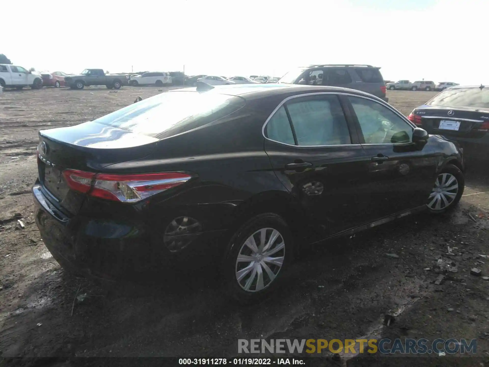 4 Photograph of a damaged car 4T1B11HK0KU823181 TOYOTA CAMRY 2019