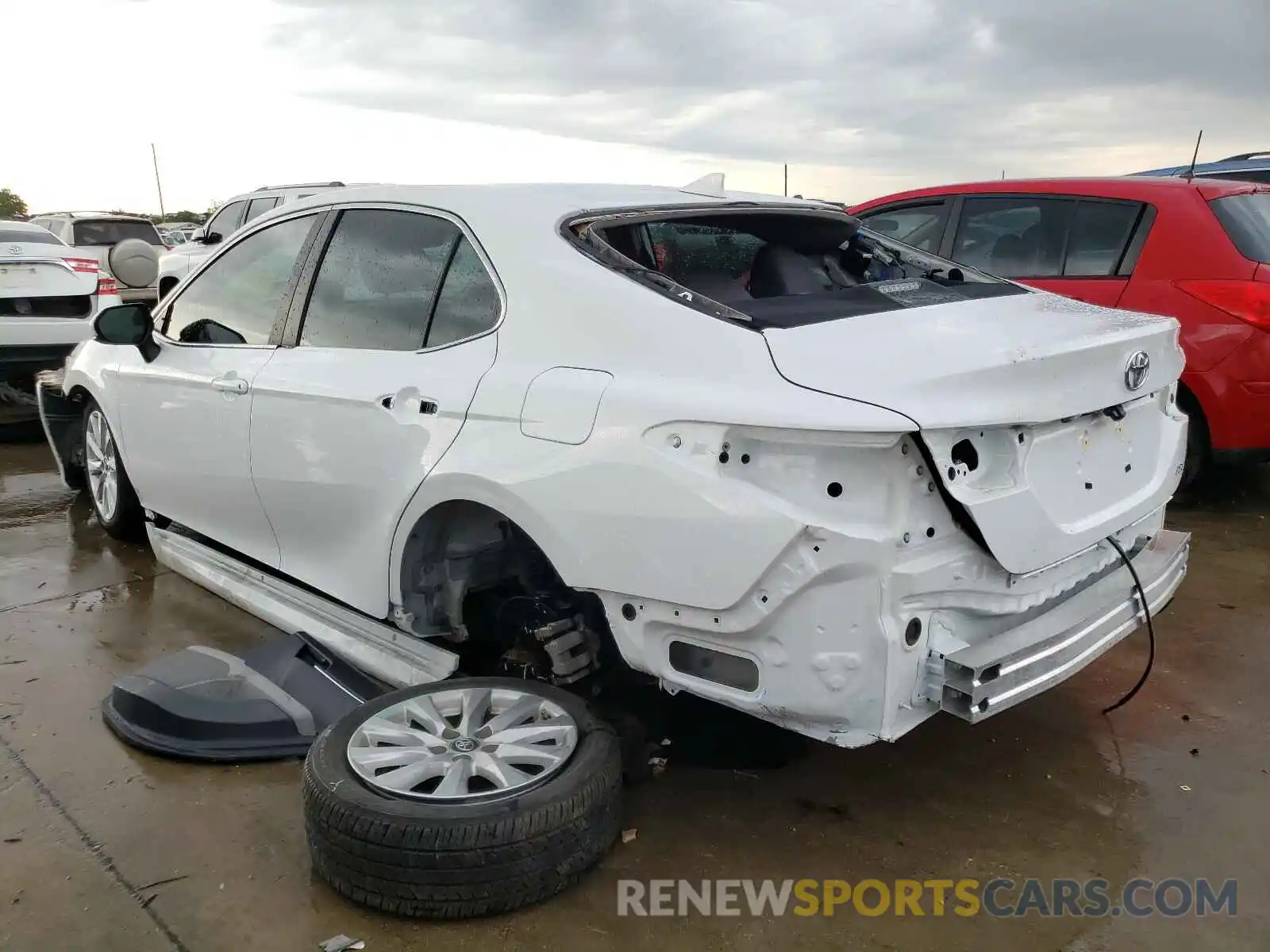 9 Photograph of a damaged car 4T1B11HK0KU823374 TOYOTA CAMRY 2019