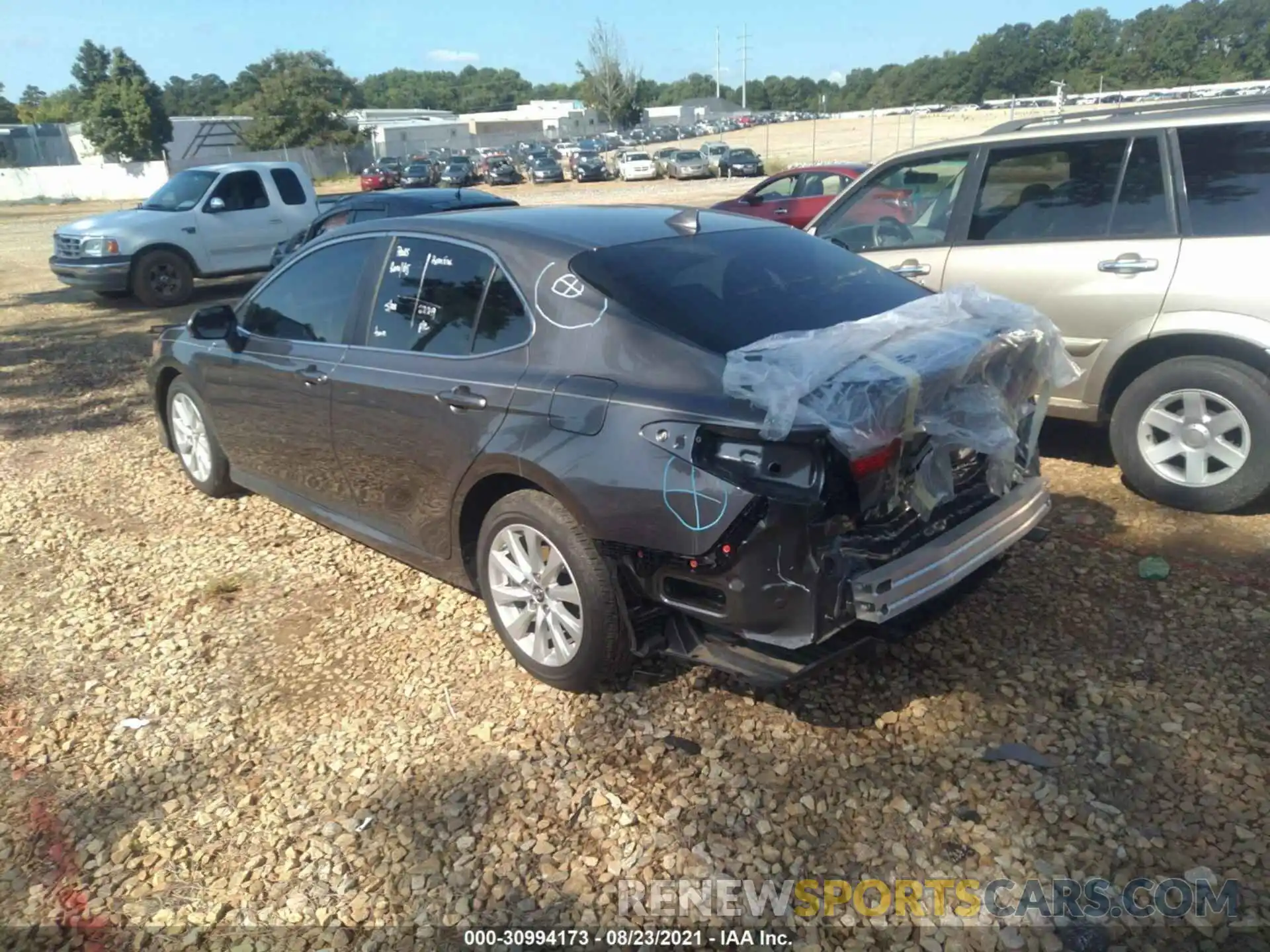 3 Photograph of a damaged car 4T1B11HK0KU823794 TOYOTA CAMRY 2019