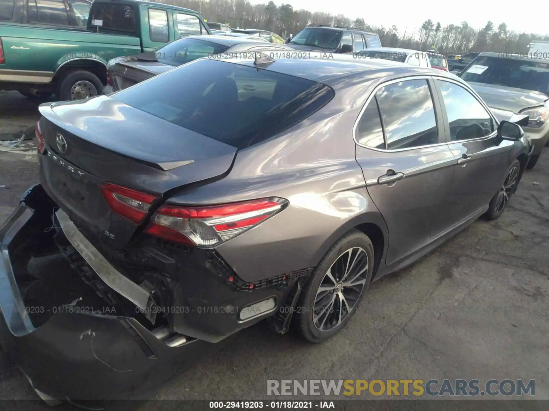 4 Photograph of a damaged car 4T1B11HK0KU828008 TOYOTA CAMRY 2019