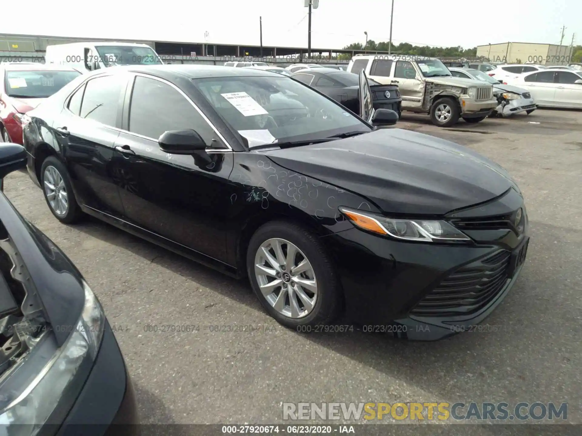 1 Photograph of a damaged car 4T1B11HK0KU828946 TOYOTA CAMRY 2019