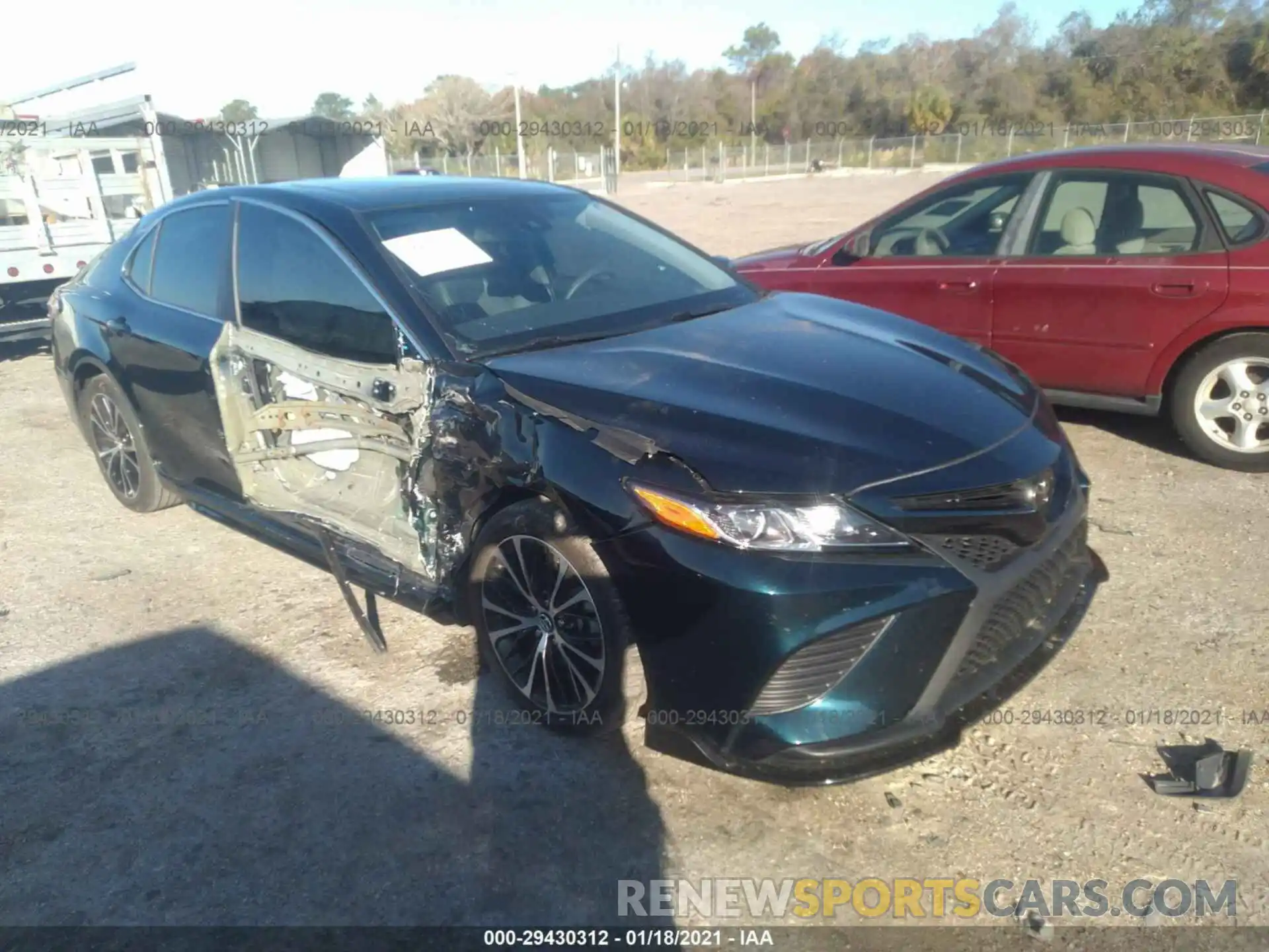 1 Photograph of a damaged car 4T1B11HK0KU831796 TOYOTA CAMRY 2019