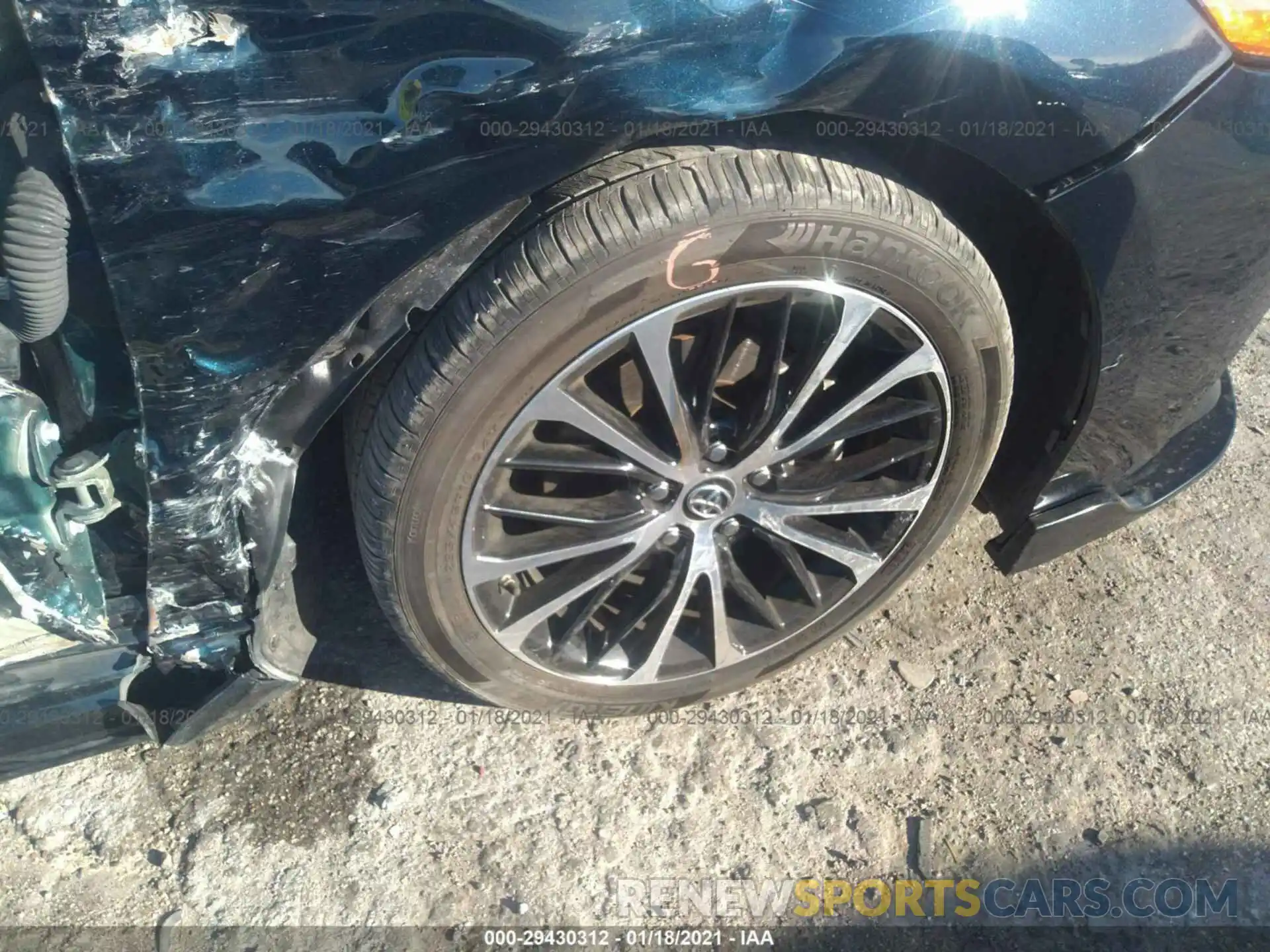 14 Photograph of a damaged car 4T1B11HK0KU831796 TOYOTA CAMRY 2019