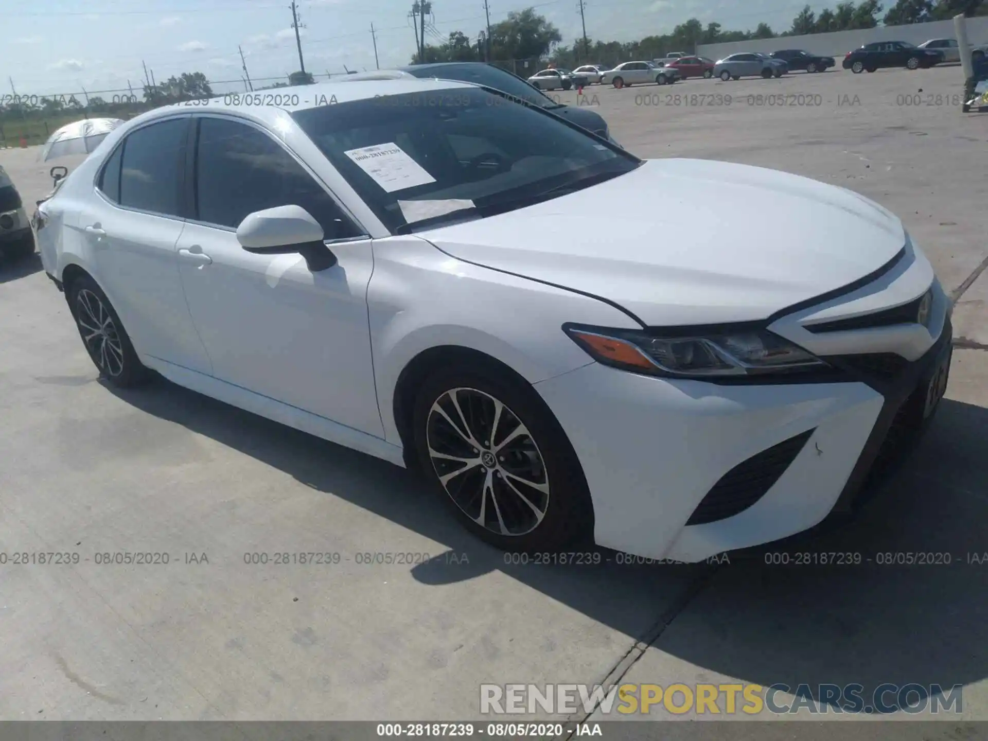 1 Photograph of a damaged car 4T1B11HK0KU832253 TOYOTA CAMRY 2019