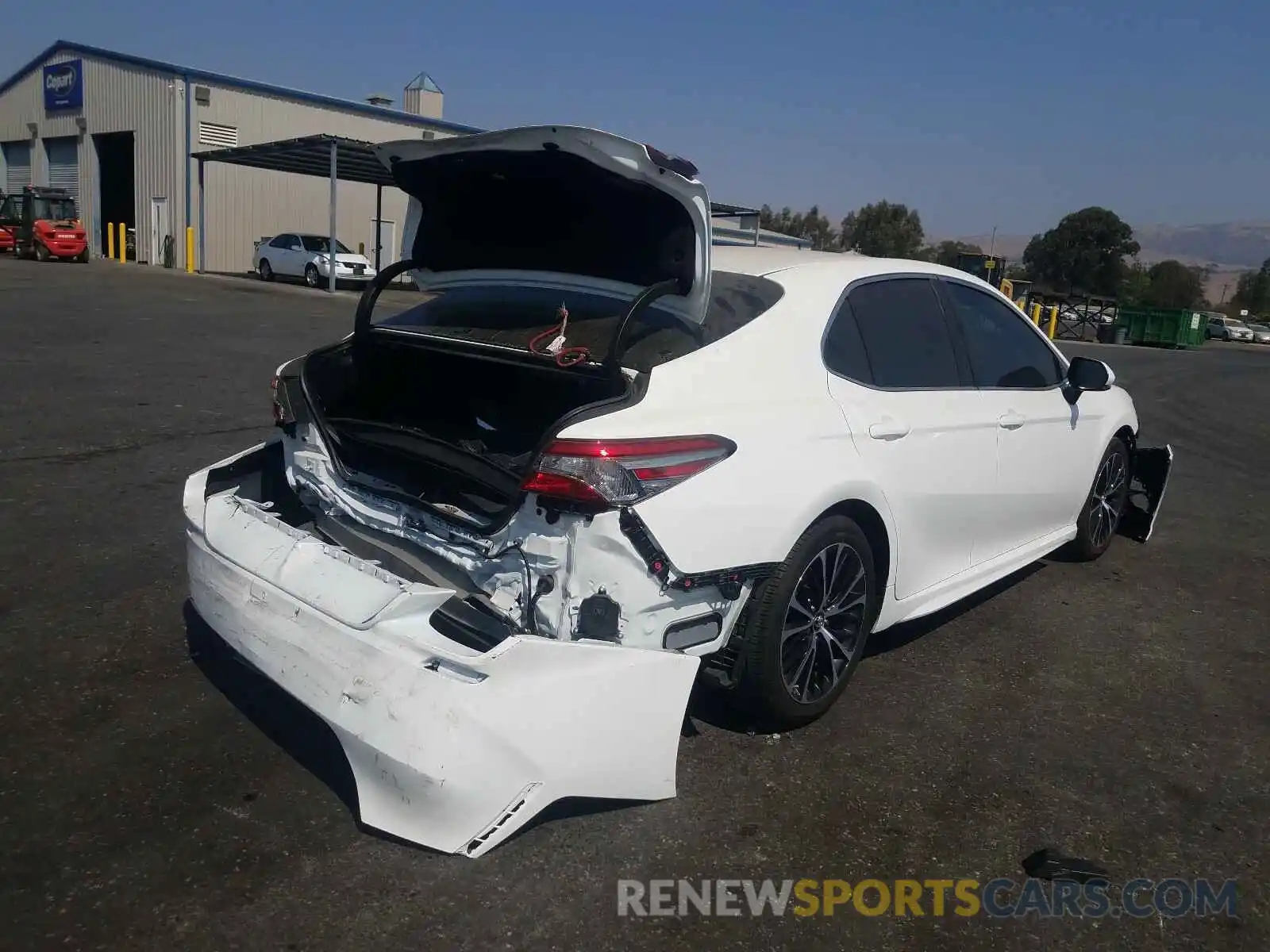 4 Photograph of a damaged car 4T1B11HK0KU832625 TOYOTA CAMRY 2019