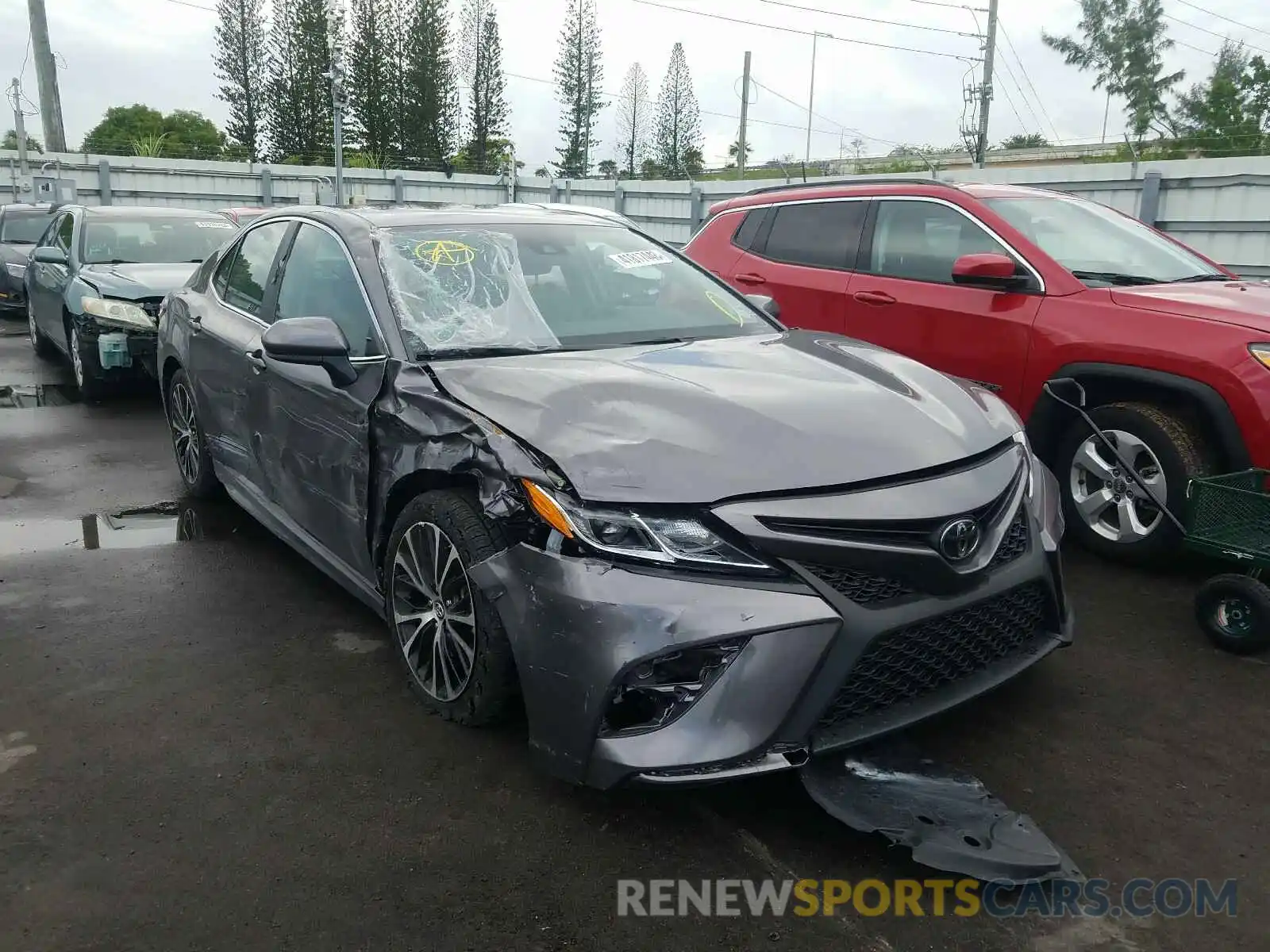 1 Photograph of a damaged car 4T1B11HK0KU833709 TOYOTA CAMRY 2019