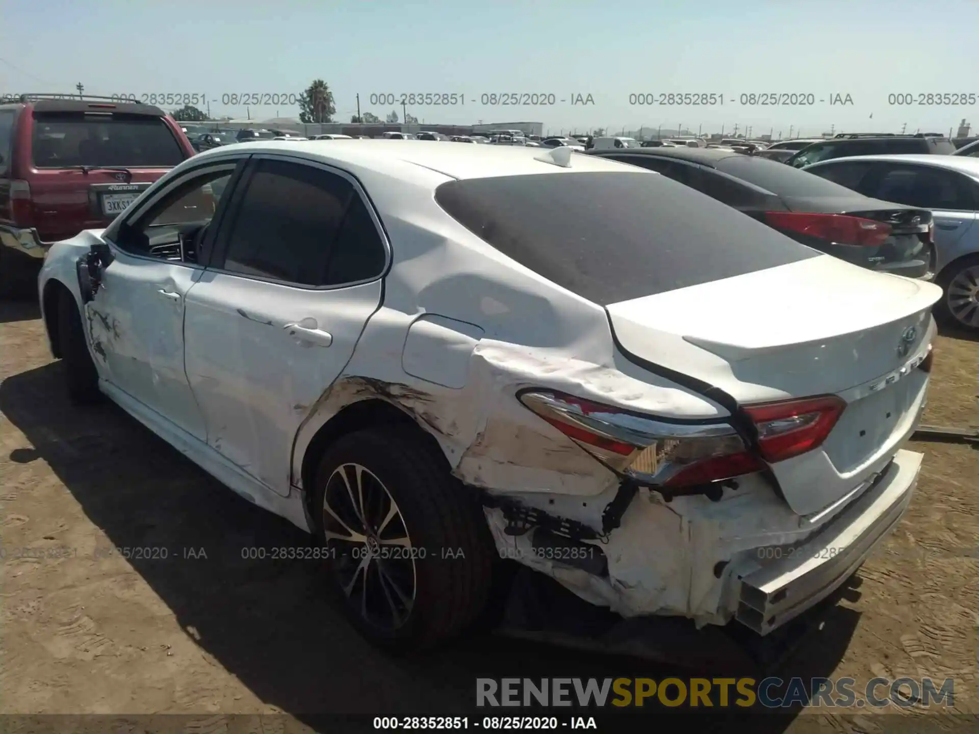 3 Photograph of a damaged car 4T1B11HK0KU834455 TOYOTA CAMRY 2019