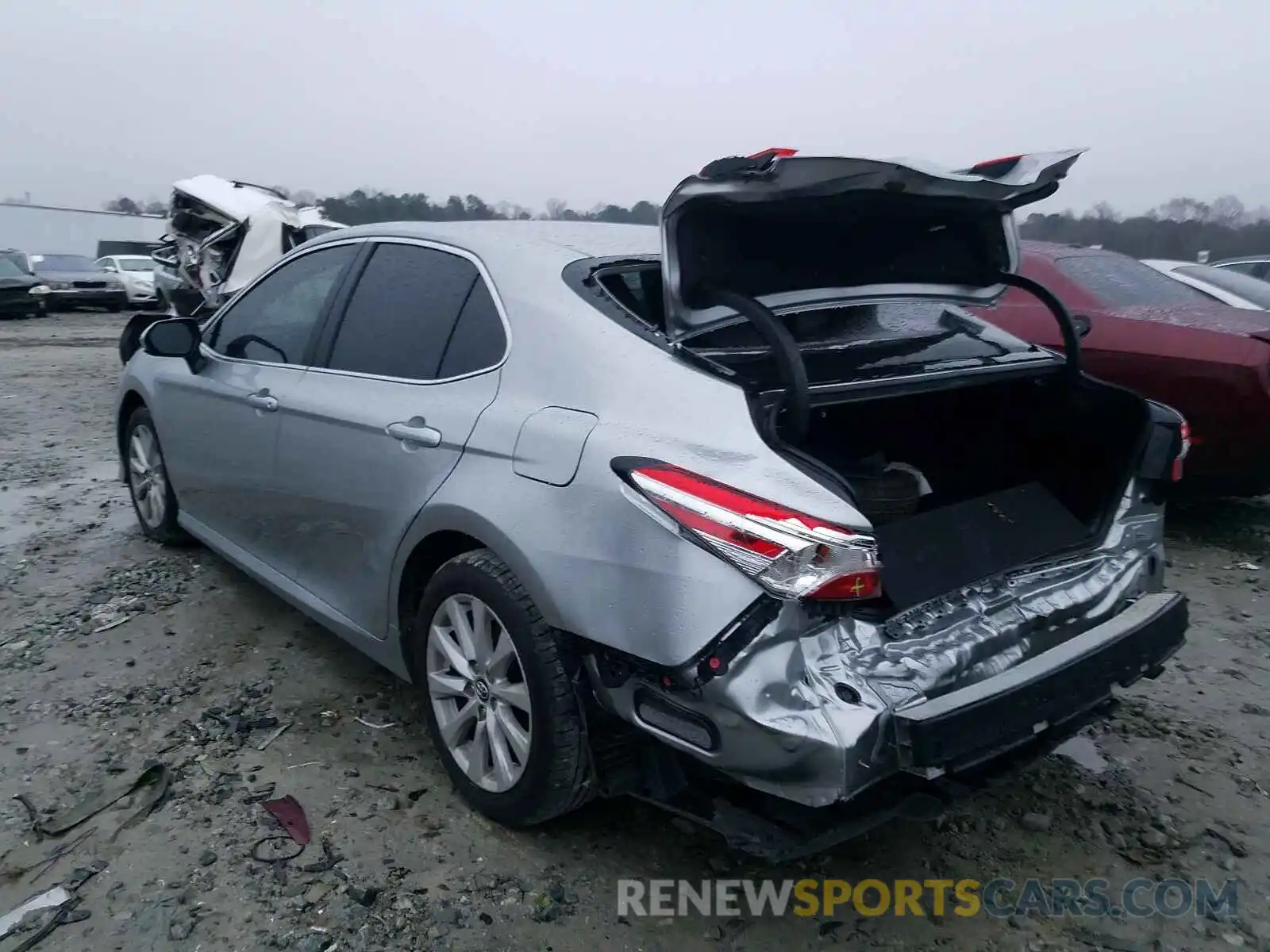 3 Photograph of a damaged car 4T1B11HK0KU835735 TOYOTA CAMRY 2019