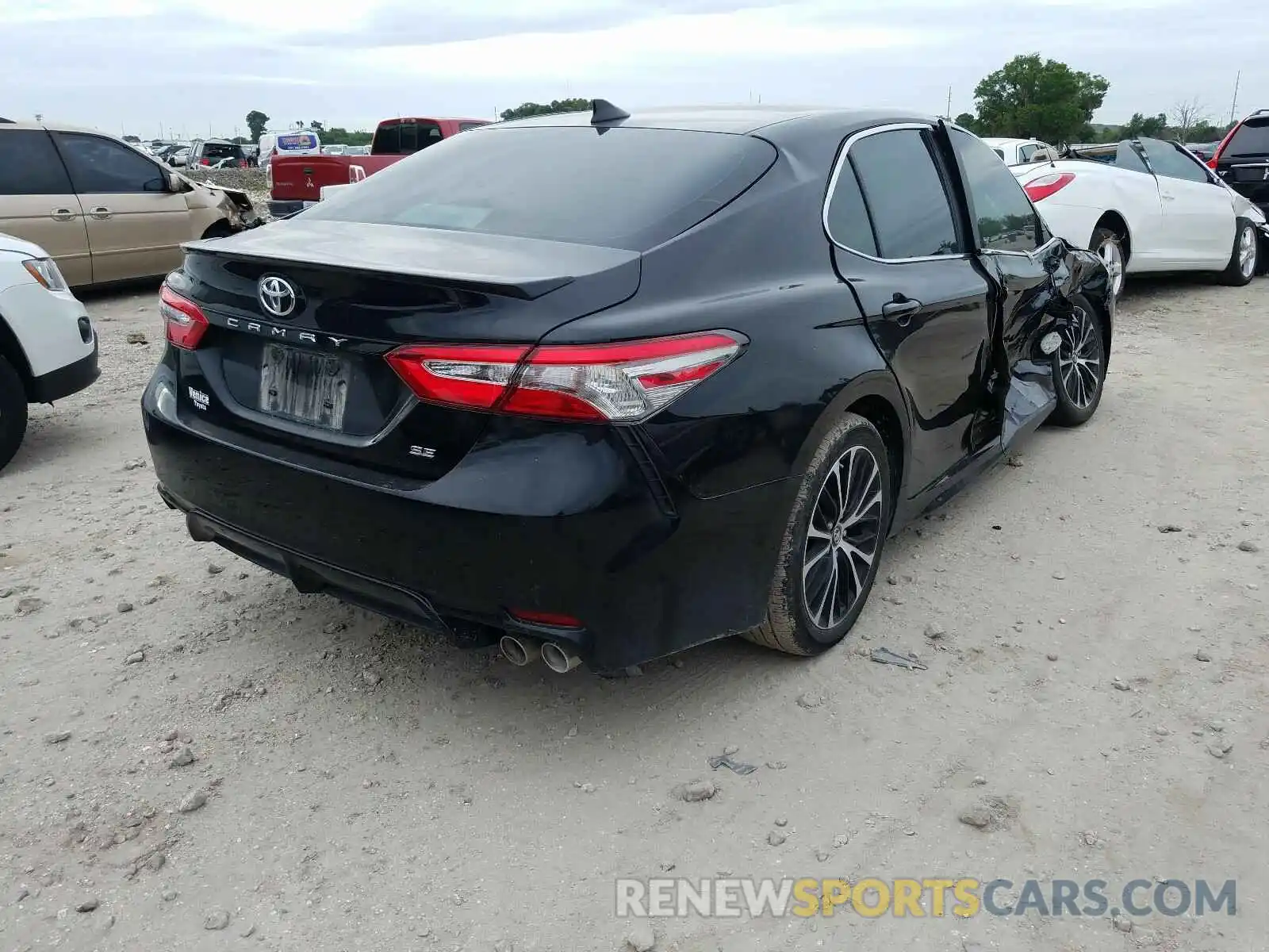 4 Photograph of a damaged car 4T1B11HK0KU837744 TOYOTA CAMRY 2019