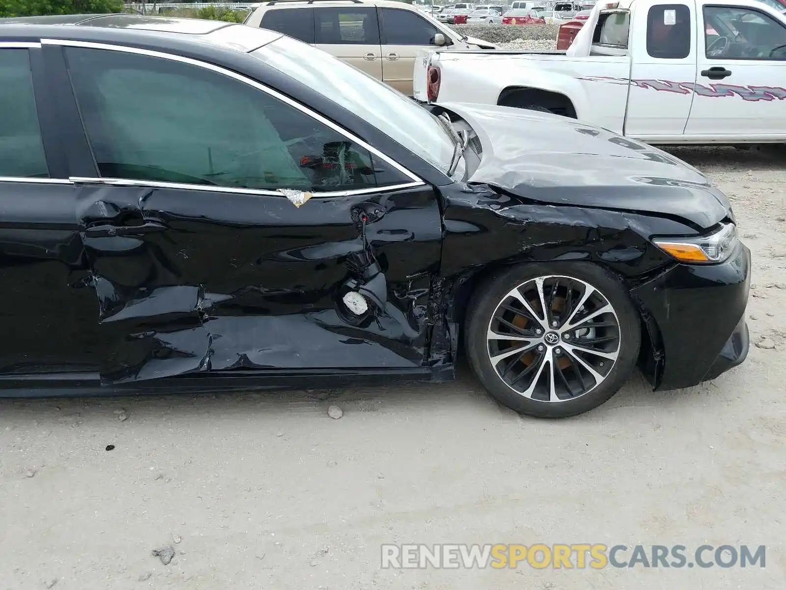 9 Photograph of a damaged car 4T1B11HK0KU837744 TOYOTA CAMRY 2019