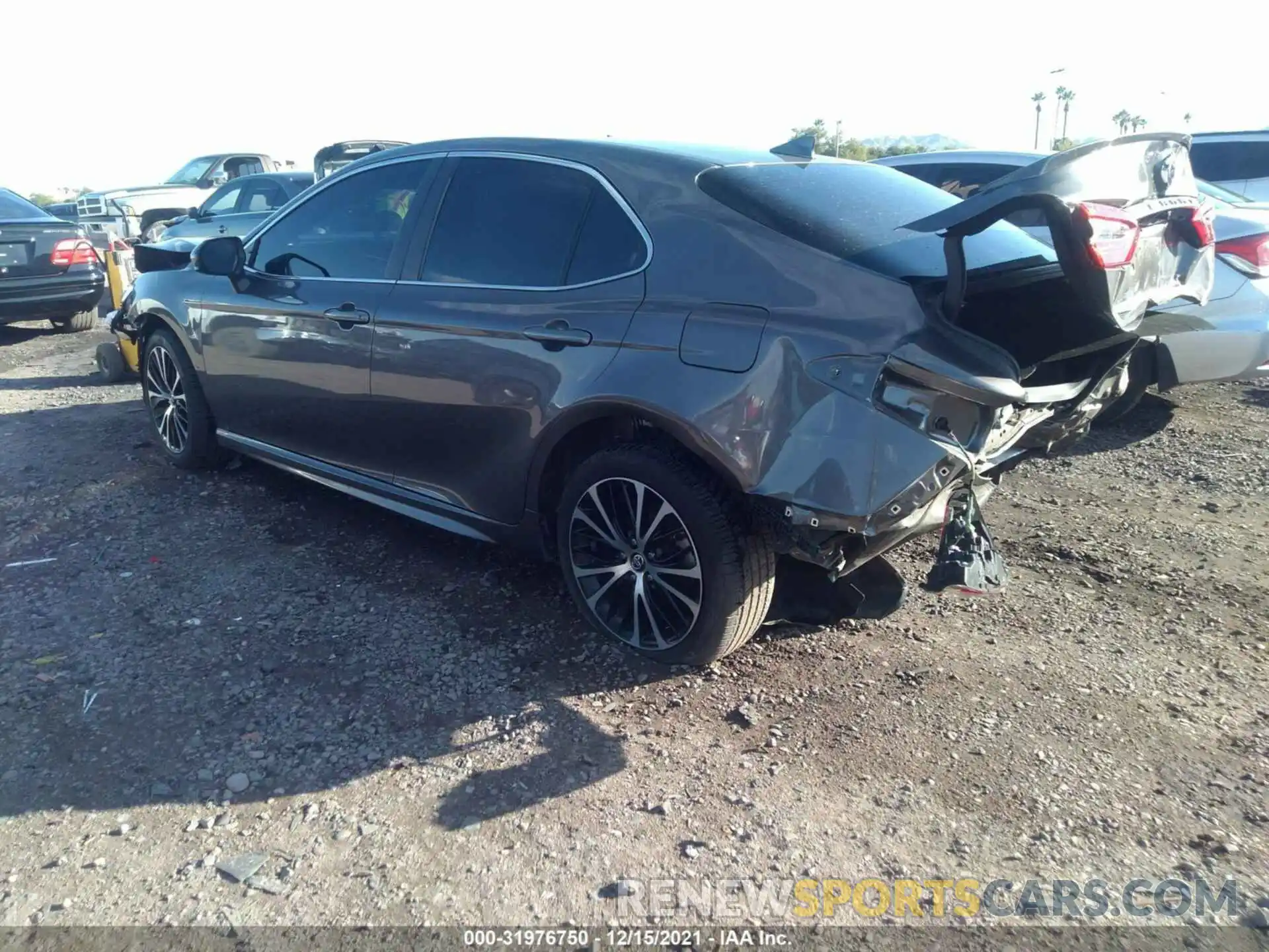 3 Photograph of a damaged car 4T1B11HK0KU838165 TOYOTA CAMRY 2019