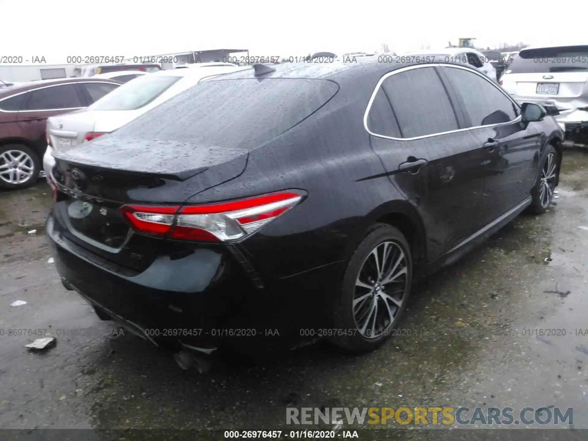 4 Photograph of a damaged car 4T1B11HK0KU841132 TOYOTA CAMRY 2019