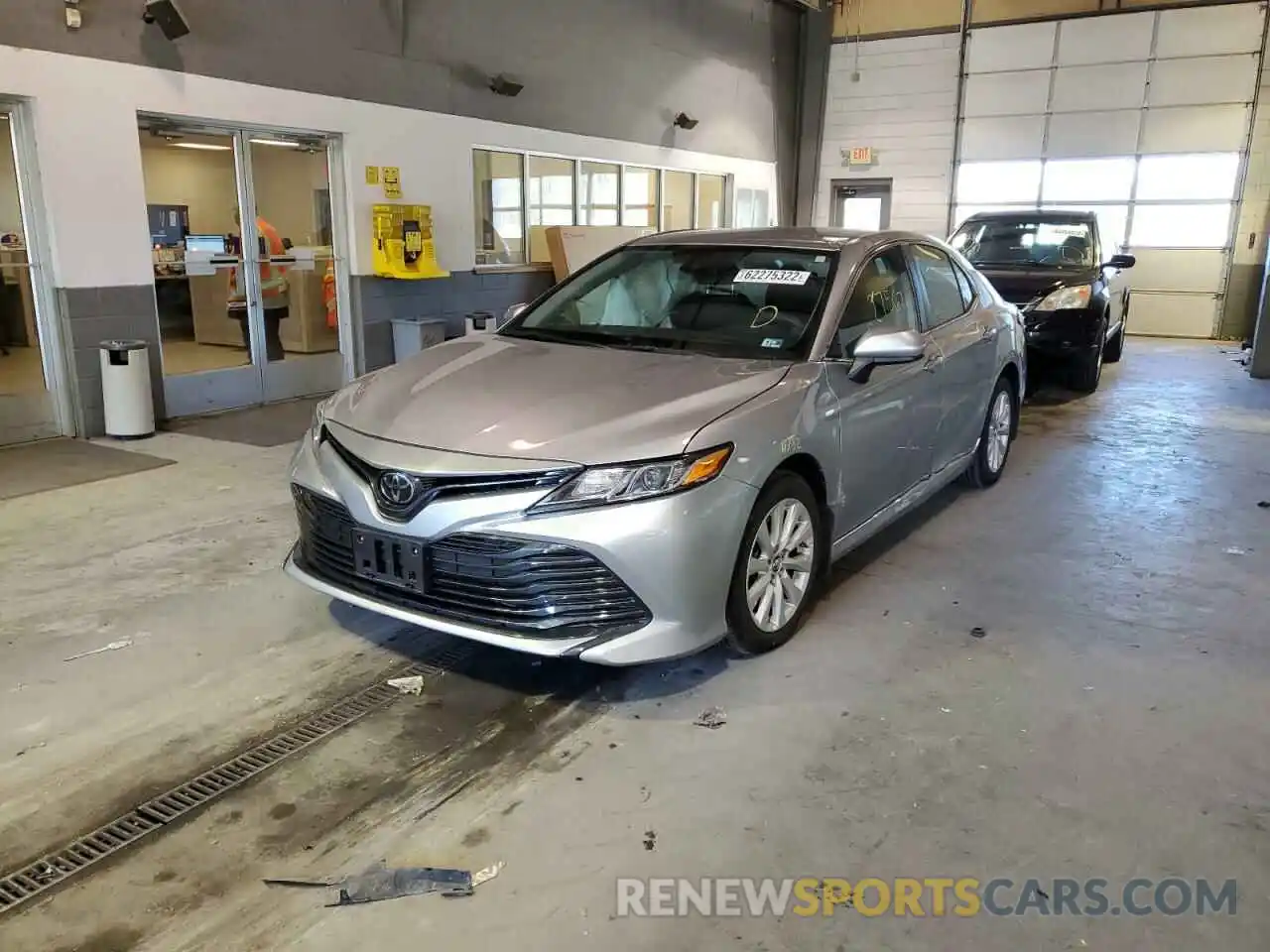 2 Photograph of a damaged car 4T1B11HK0KU842040 TOYOTA CAMRY 2019