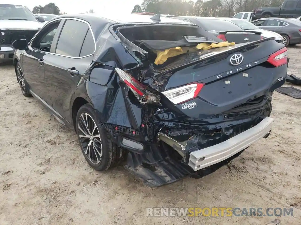 3 Photograph of a damaged car 4T1B11HK0KU842832 TOYOTA CAMRY 2019