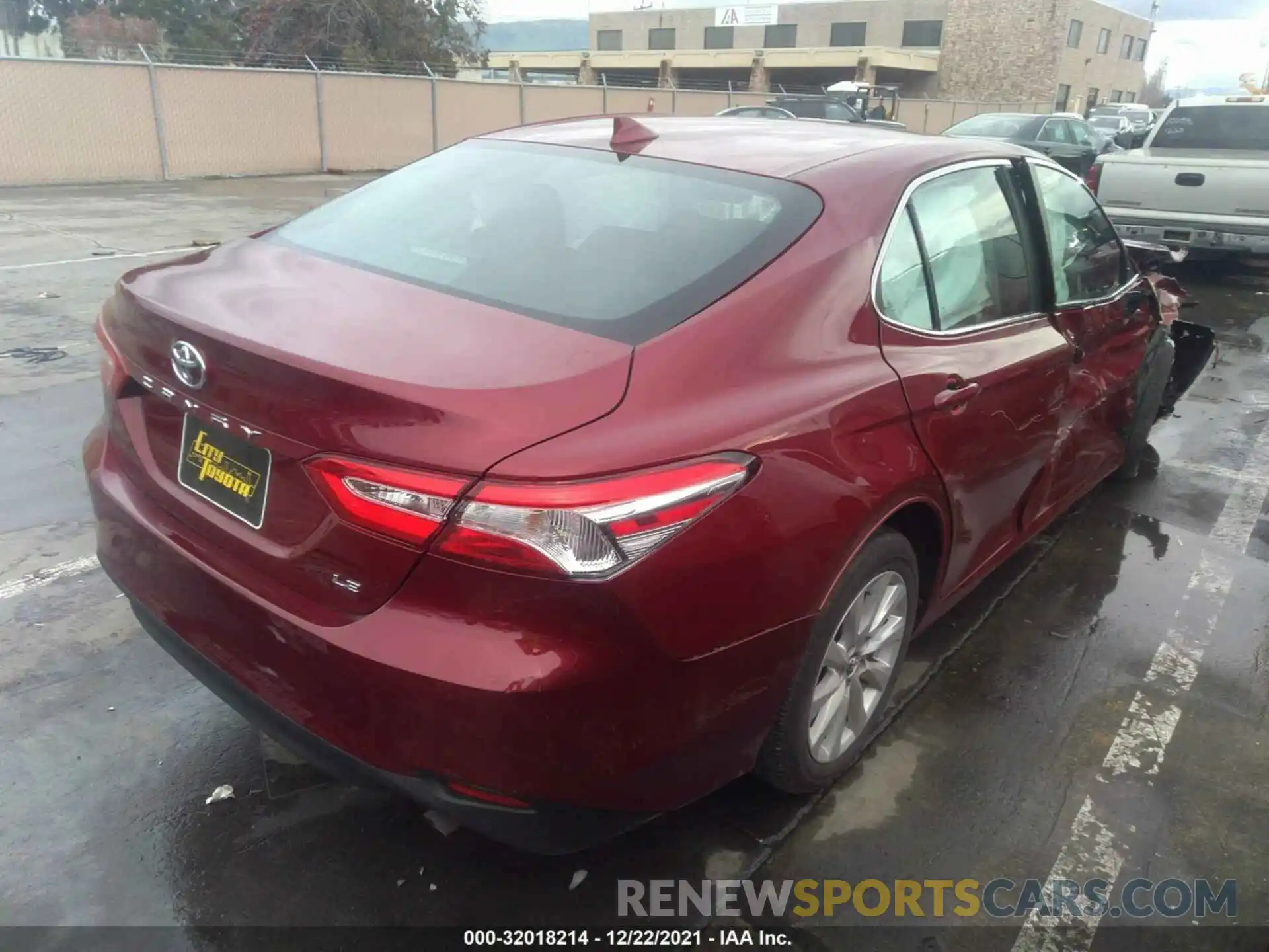 4 Photograph of a damaged car 4T1B11HK0KU843351 TOYOTA CAMRY 2019